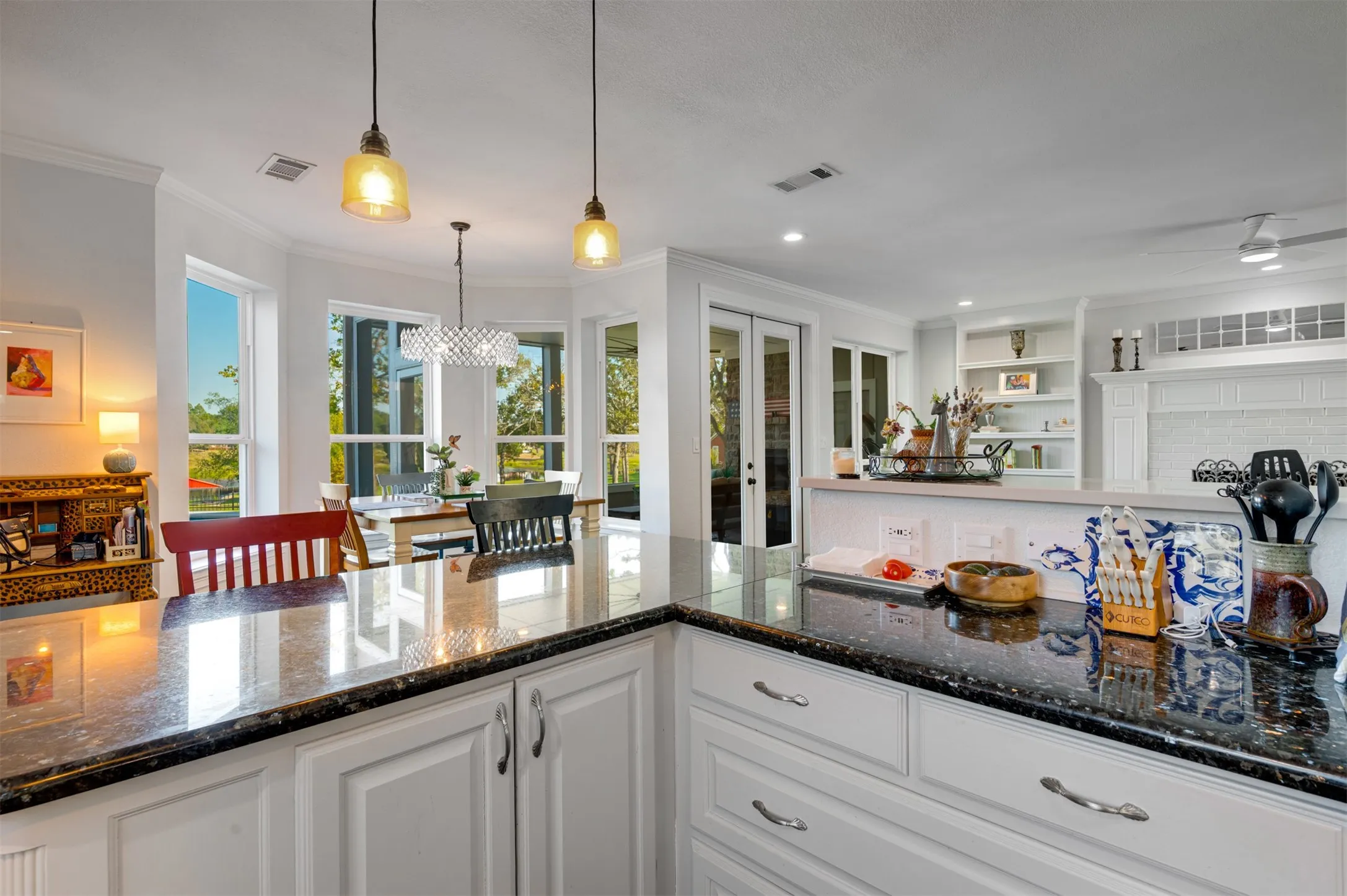 Single Family Residence For Sale in Henderson County , 2001 Rose Pointe, Athens, Texas 75752, 4 Bedrooms, 4 Bathrooms, 5 Garage spaces, 4,292 Sqft, built in 1997, Price $1,700,000, mls#21279488, Real Estate Agent in Athens, Homes For Sale in Henderson county, Homes For Sale in Athens, Realtor in Athens Texas, Real Estate Brokerage Independent Realty Texas, Luminita Cordes Realtor