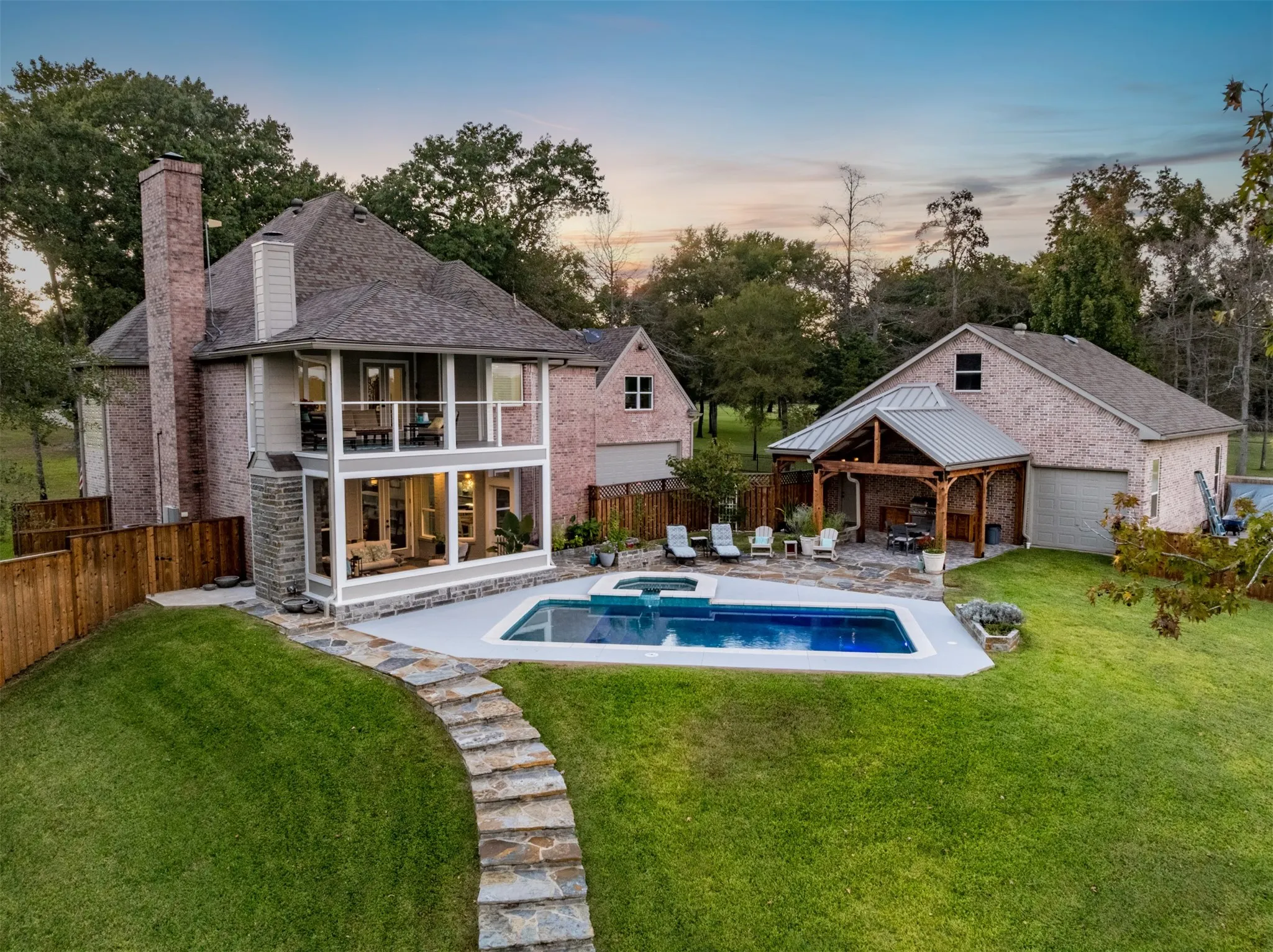 Single Family Residence For Sale in Henderson County , 2001 Rose Pointe, Athens, Texas 75752, 4 Bedrooms, 4 Bathrooms, 5 Garage spaces, 4,292 Sqft, built in 1997, Price $1,700,000, mls#21279488, Real Estate Agent in Athens, Homes For Sale in Henderson county, Homes For Sale in Athens, Realtor in Athens Texas, Real Estate Brokerage Independent Realty Texas, Luminita Cordes Realtor