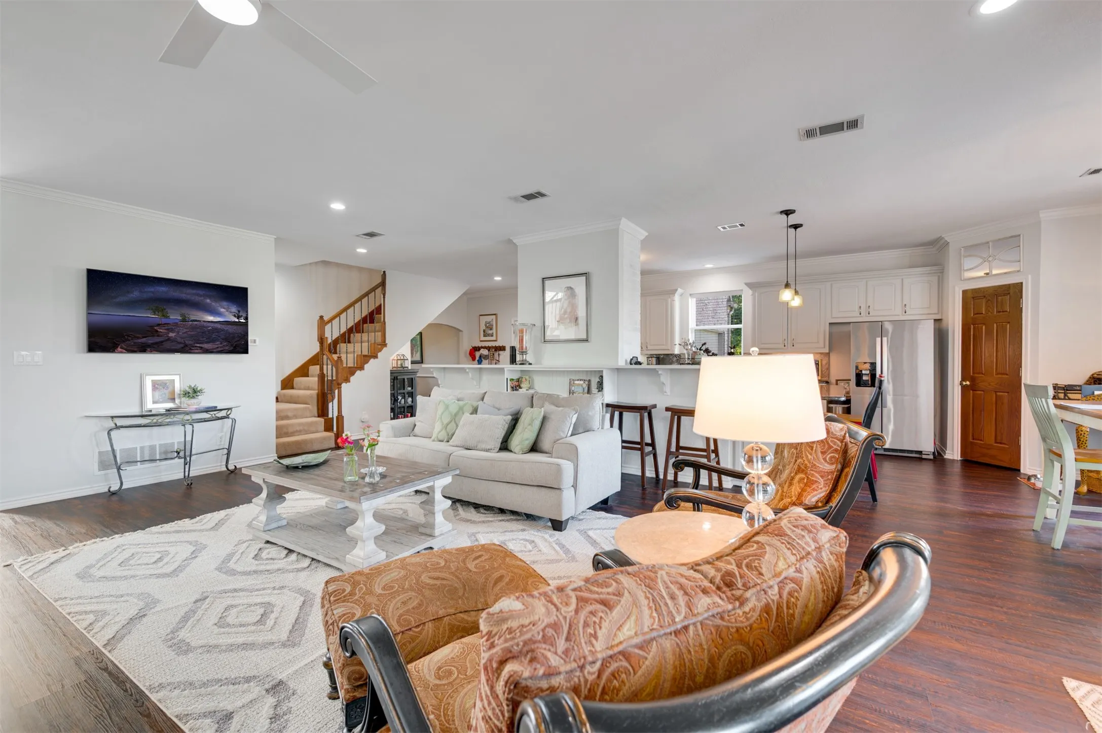 Single Family Residence For Sale in Henderson County , 2001 Rose Pointe, Athens, Texas 75752, 4 Bedrooms, 4 Bathrooms, 5 Garage spaces, 4,292 Sqft, built in 1997, Price $1,700,000, mls#21279488, Real Estate Agent in Athens, Homes For Sale in Henderson county, Homes For Sale in Athens, Realtor in Athens Texas, Real Estate Brokerage Independent Realty Texas, Luminita Cordes Realtor