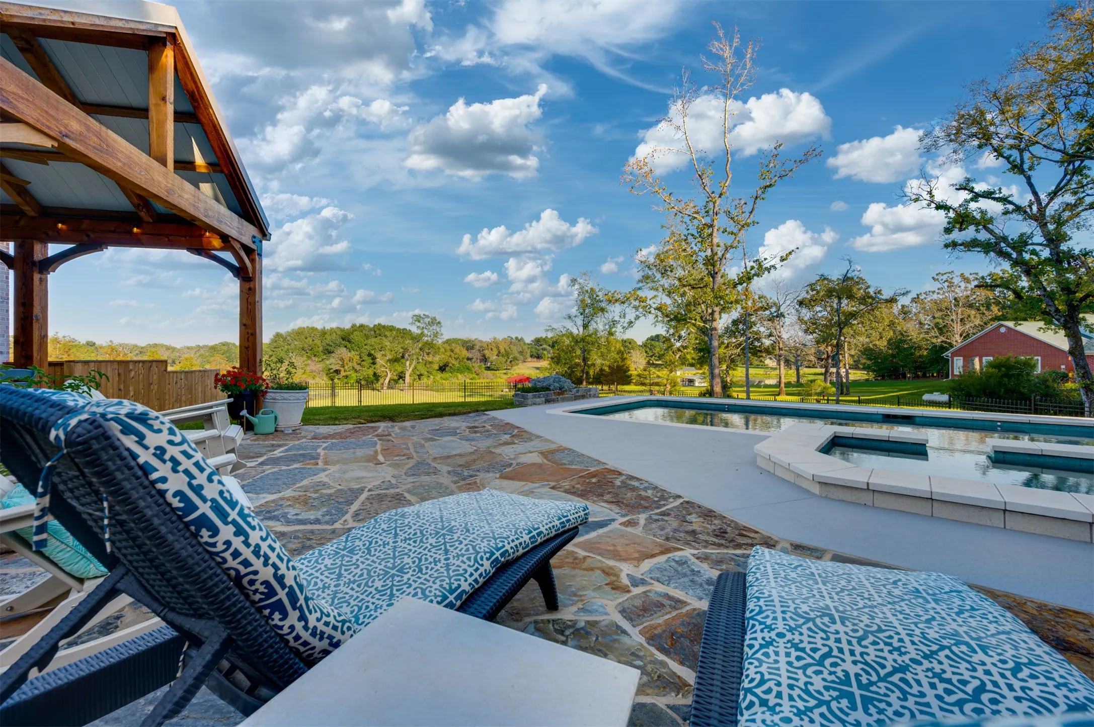 Single Family Residence For Sale in Henderson County , 2001 Rose Pointe, Athens, Texas 75752, 4 Bedrooms, 4 Bathrooms, 5 Garage spaces, 4,292 Sqft, built in 1997, Price $1,700,000, mls#21279488, Real Estate Agent in Athens, Homes For Sale in Henderson county, Homes For Sale in Athens, Realtor in Athens Texas, Real Estate Brokerage Independent Realty Texas, Luminita Cordes Realtor