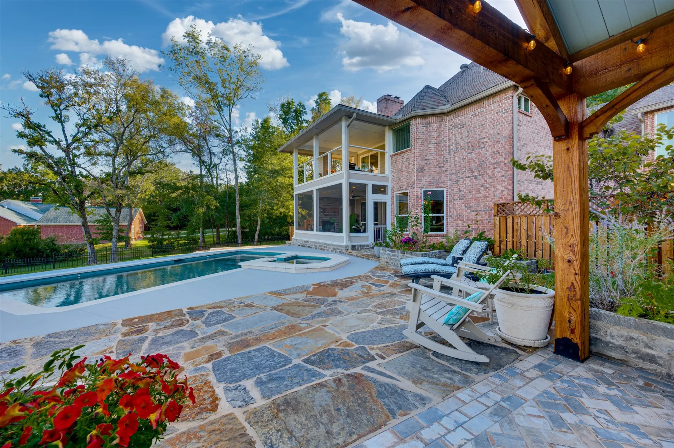 Single Family Residence For Sale in Henderson County , 2001 Rose Pointe, Athens, Texas 75752, 4 Bedrooms, 4 Bathrooms, 5 Garage spaces, 4,292 Sqft, built in 1997, Price $1,700,000, mls#21279488, Real Estate Agent in Athens, Homes For Sale in Henderson county, Homes For Sale in Athens, Realtor in Athens Texas, Real Estate Brokerage Independent Realty Texas, Luminita Cordes Realtor