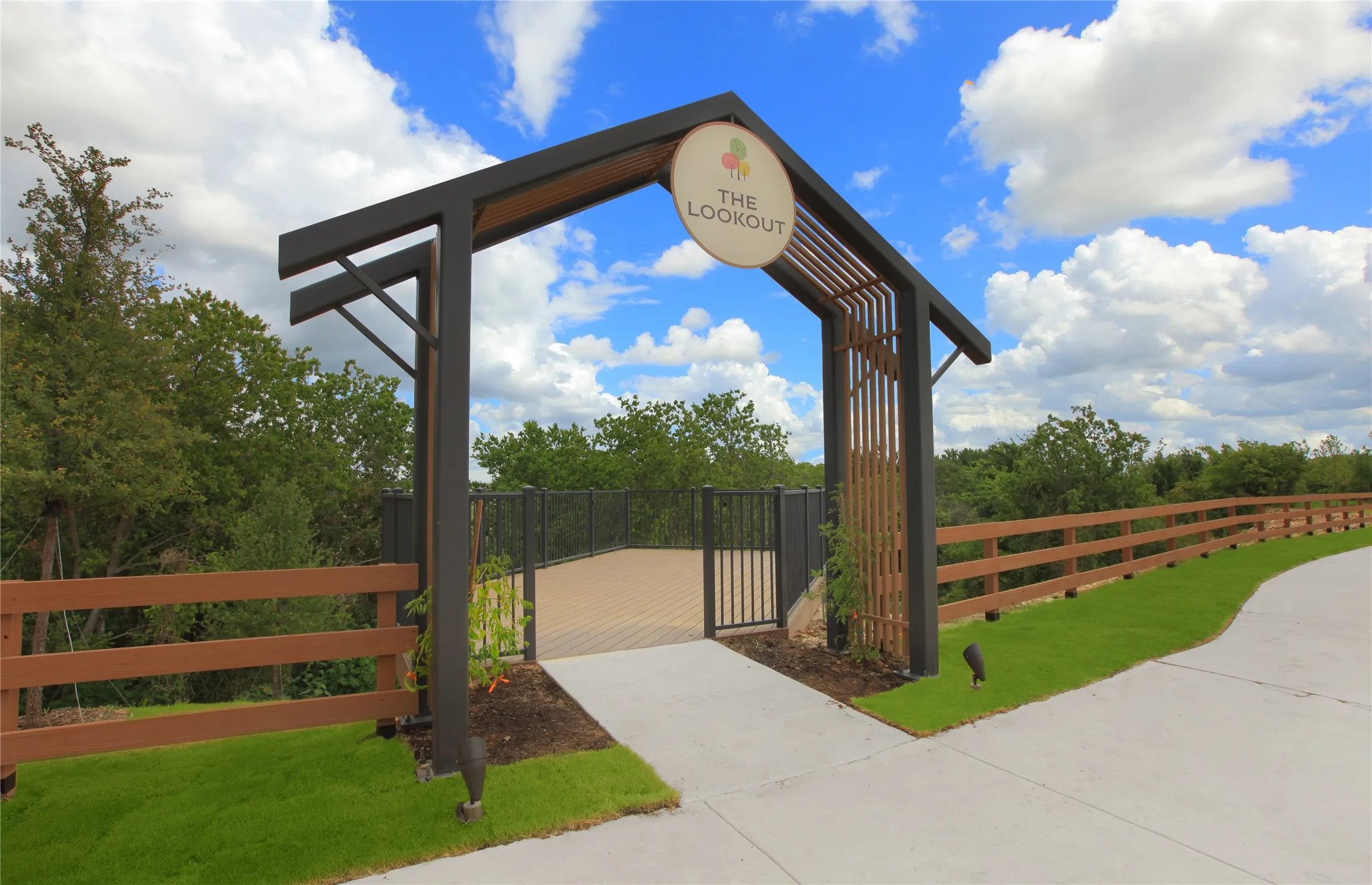 Community Trailhead and lookout