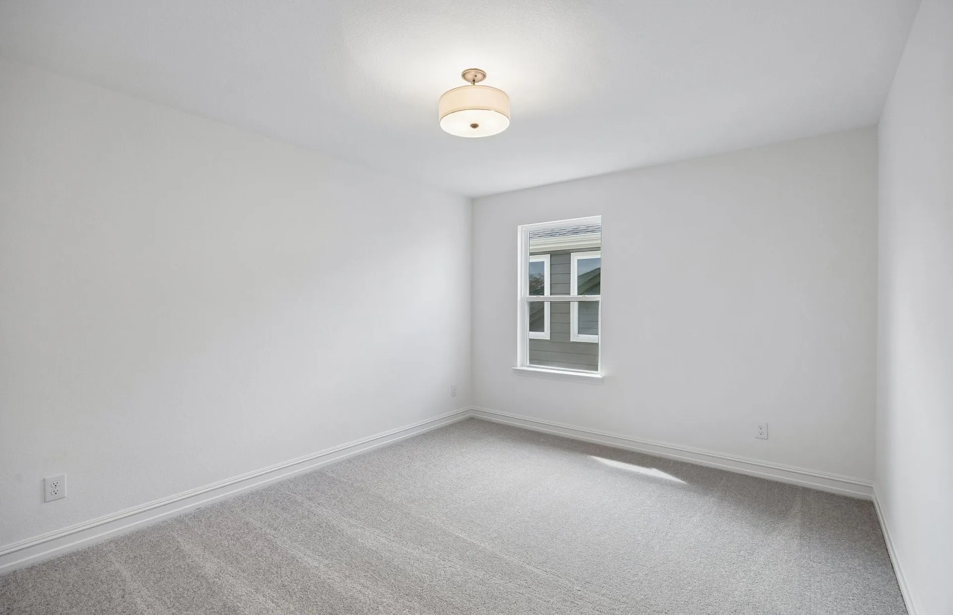 Secondary bedroom