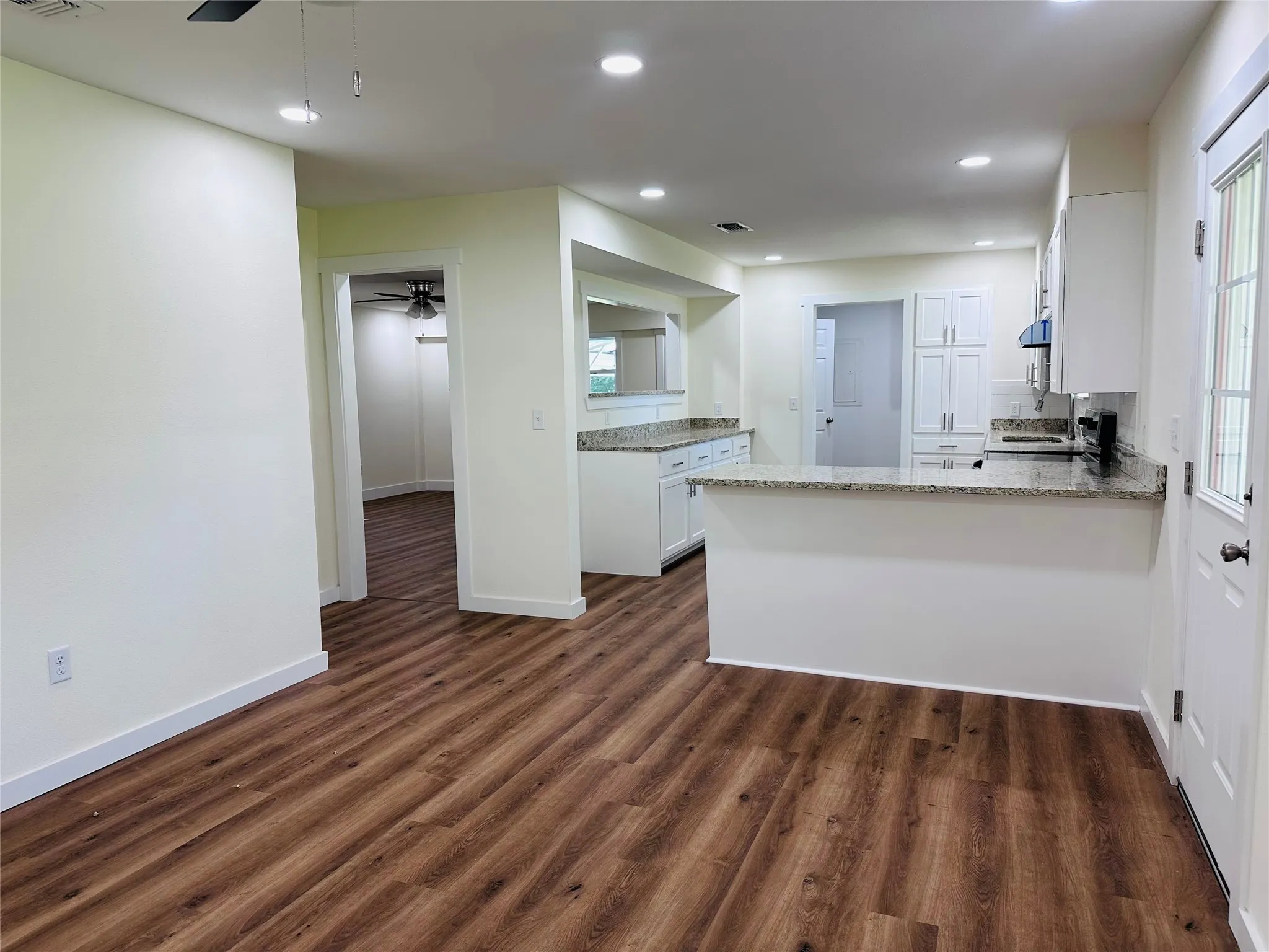 Single Family Residence For Sale in Henderson County , 2096 County Road 4817, Athens, Texas 75752, 4 Bedroom, 2 Bathroom, Garage spaces, 1,680 Sqft, built in 1970, mls#21279495, Real Estate Agent in Athens, Homes For Sale in Henderson county, Homes For Sale in Athens, Realtor in Athens Texas, Real Estate Brokerage Independent Realty Texas, Luminita Cordes Realtor