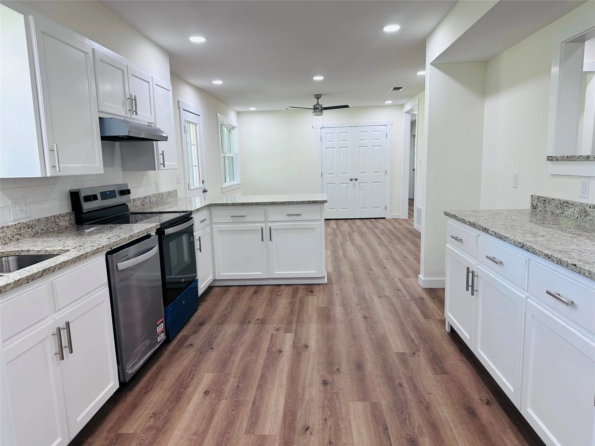 Single Family Residence For Sale in Henderson County , 2096 County Road 4817, Athens, Texas 75752, 4 Bedroom, 2 Bathroom, Garage spaces, 1,680 Sqft, built in 1970, mls#21279495, Real Estate Agent in Athens, Homes For Sale in Henderson county, Homes For Sale in Athens, Realtor in Athens Texas, Real Estate Brokerage Independent Realty Texas, Luminita Cordes Realtor