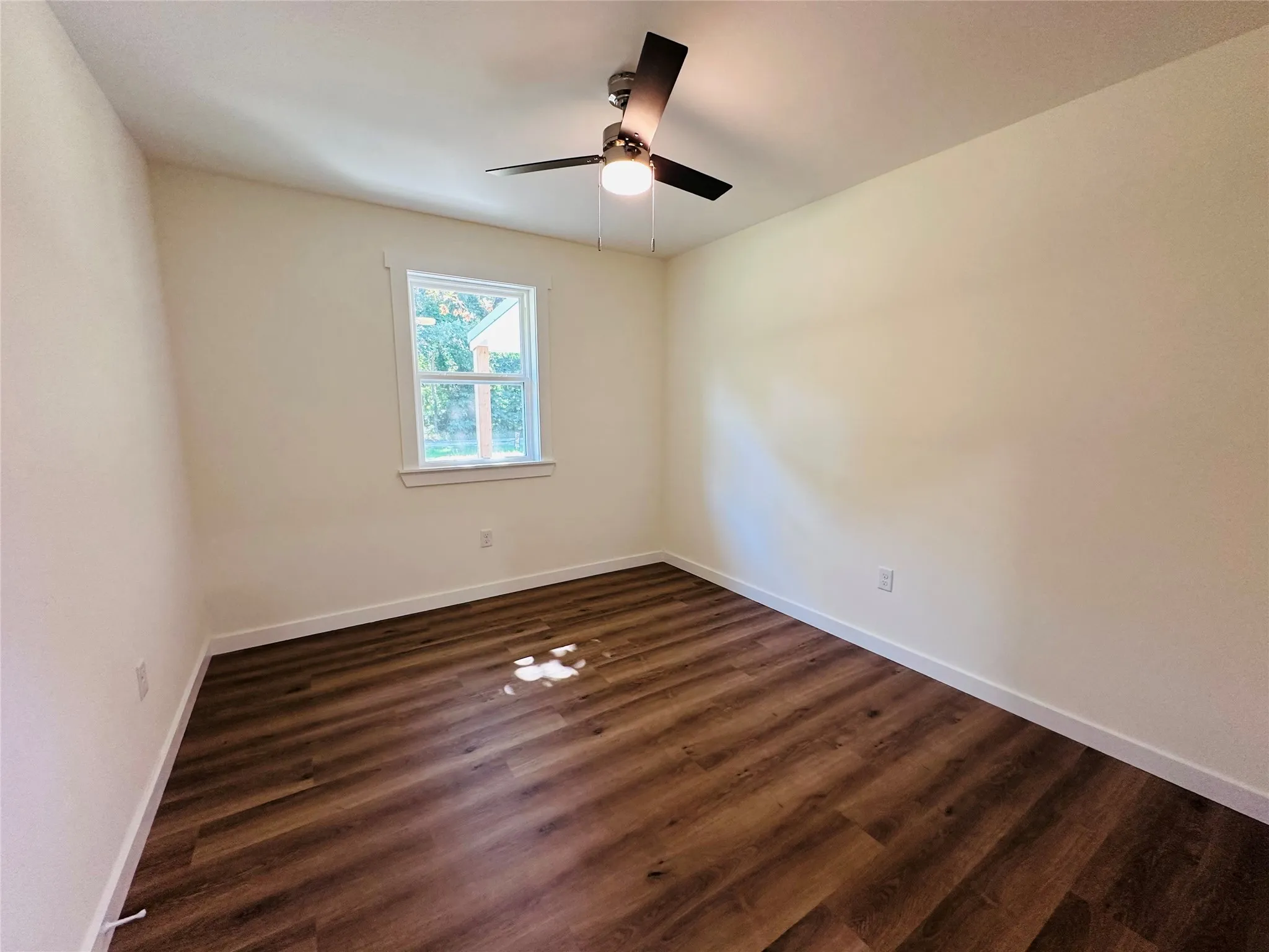 Single Family Residence For Sale in Henderson County , 2096 County Road 4817, Athens, Texas 75752, 4 Bedroom, 2 Bathroom, Garage spaces, 1,680 Sqft, built in 1970, mls#21279495, Real Estate Agent in Athens, Homes For Sale in Henderson county, Homes For Sale in Athens, Realtor in Athens Texas, Real Estate Brokerage Independent Realty Texas, Luminita Cordes Realtor