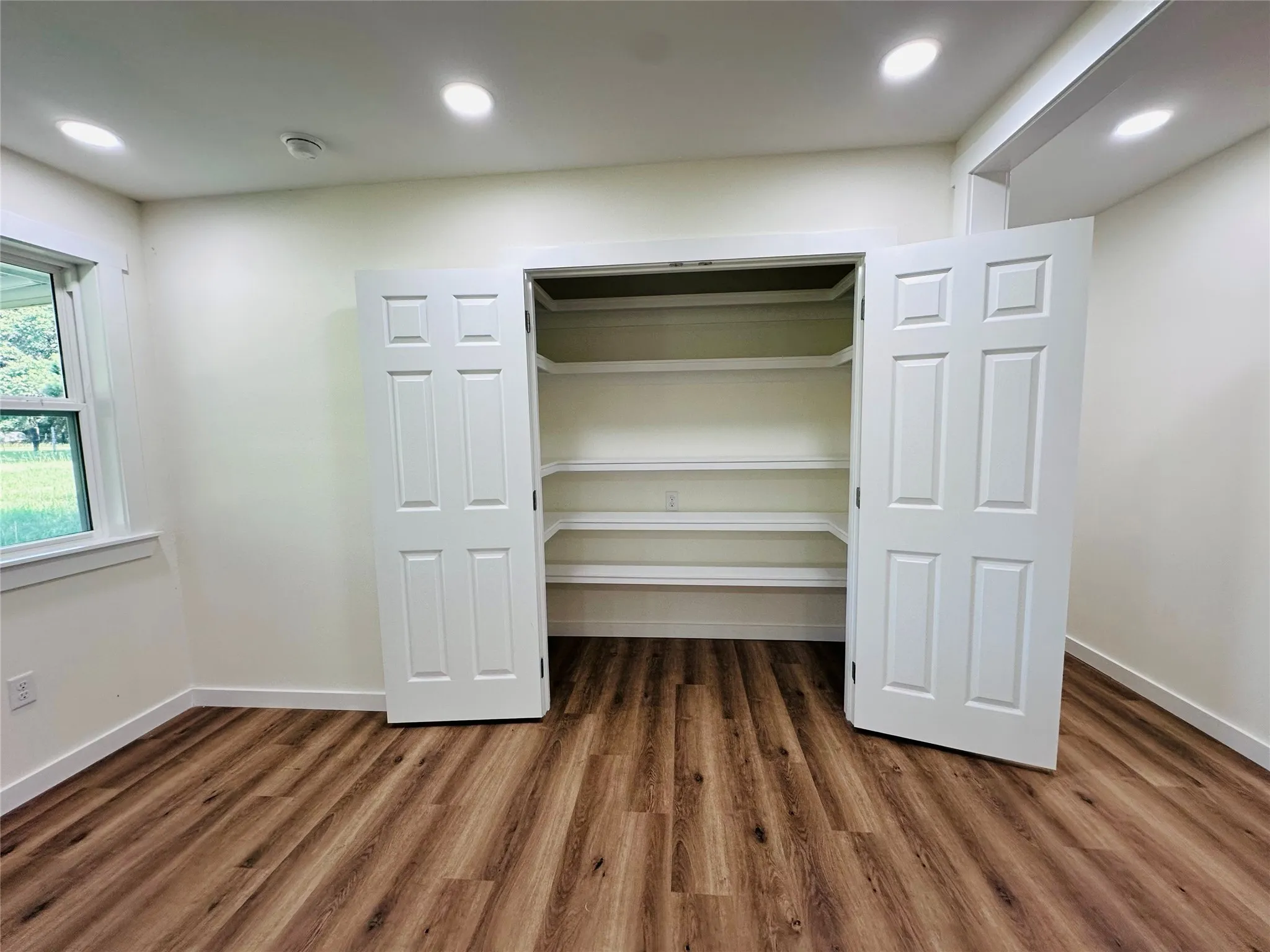 Single Family Residence For Sale in Henderson County , 2096 County Road 4817, Athens, Texas 75752, 4 Bedroom, 2 Bathroom, Garage spaces, 1,680 Sqft, built in 1970, mls#21279495, Real Estate Agent in Athens, Homes For Sale in Henderson county, Homes For Sale in Athens, Realtor in Athens Texas, Real Estate Brokerage Independent Realty Texas, Luminita Cordes Realtor