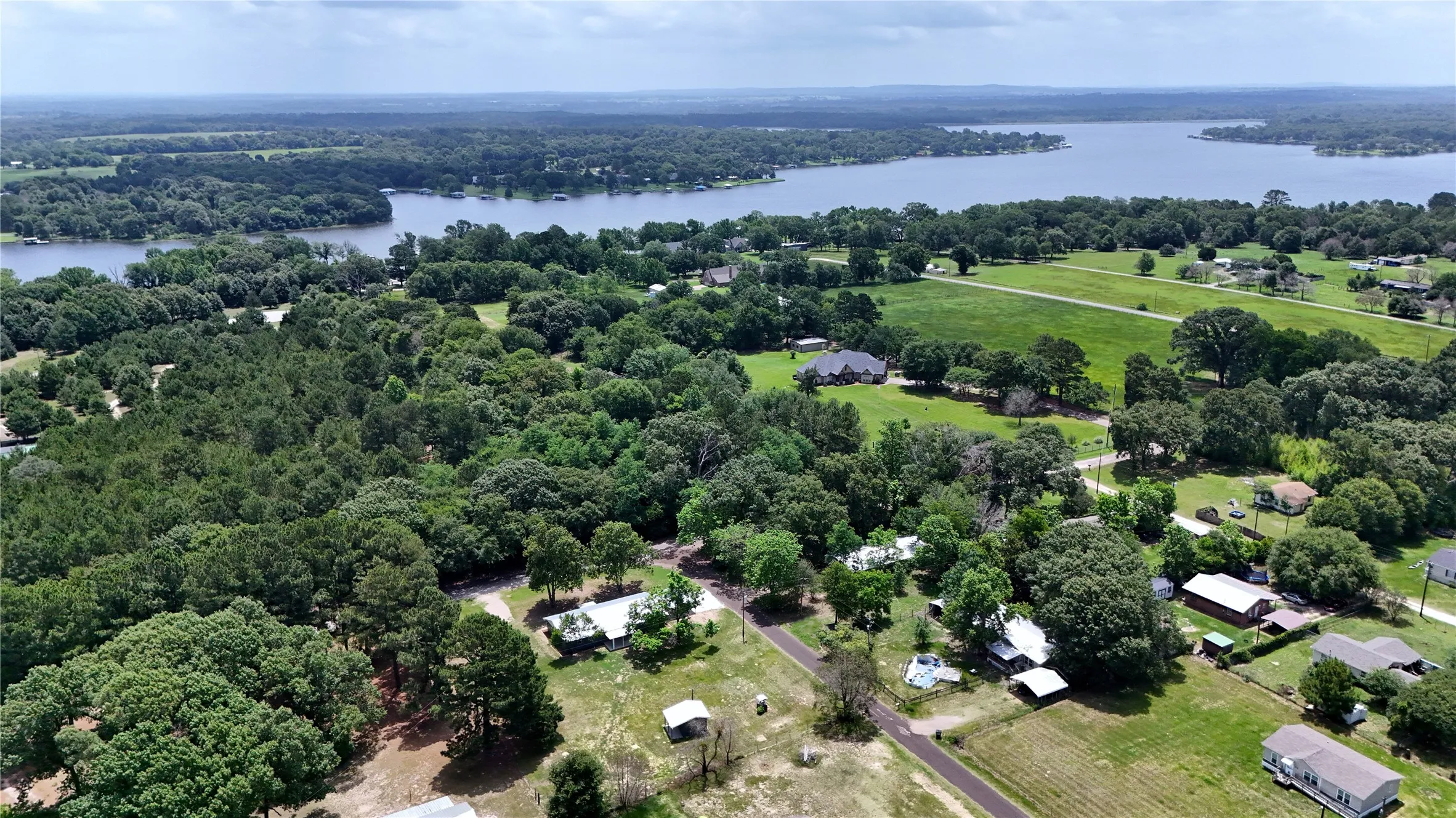 Single Family Residence For Sale in Henderson County , 2096 County Road 4817, Athens, Texas 75752, 4 Bedroom, 2 Bathroom, Garage spaces, 1,680 Sqft, built in 1970, mls#21279495, Real Estate Agent in Athens, Homes For Sale in Henderson county, Homes For Sale in Athens, Realtor in Athens Texas, Real Estate Brokerage Independent Realty Texas, Luminita Cordes Realtor