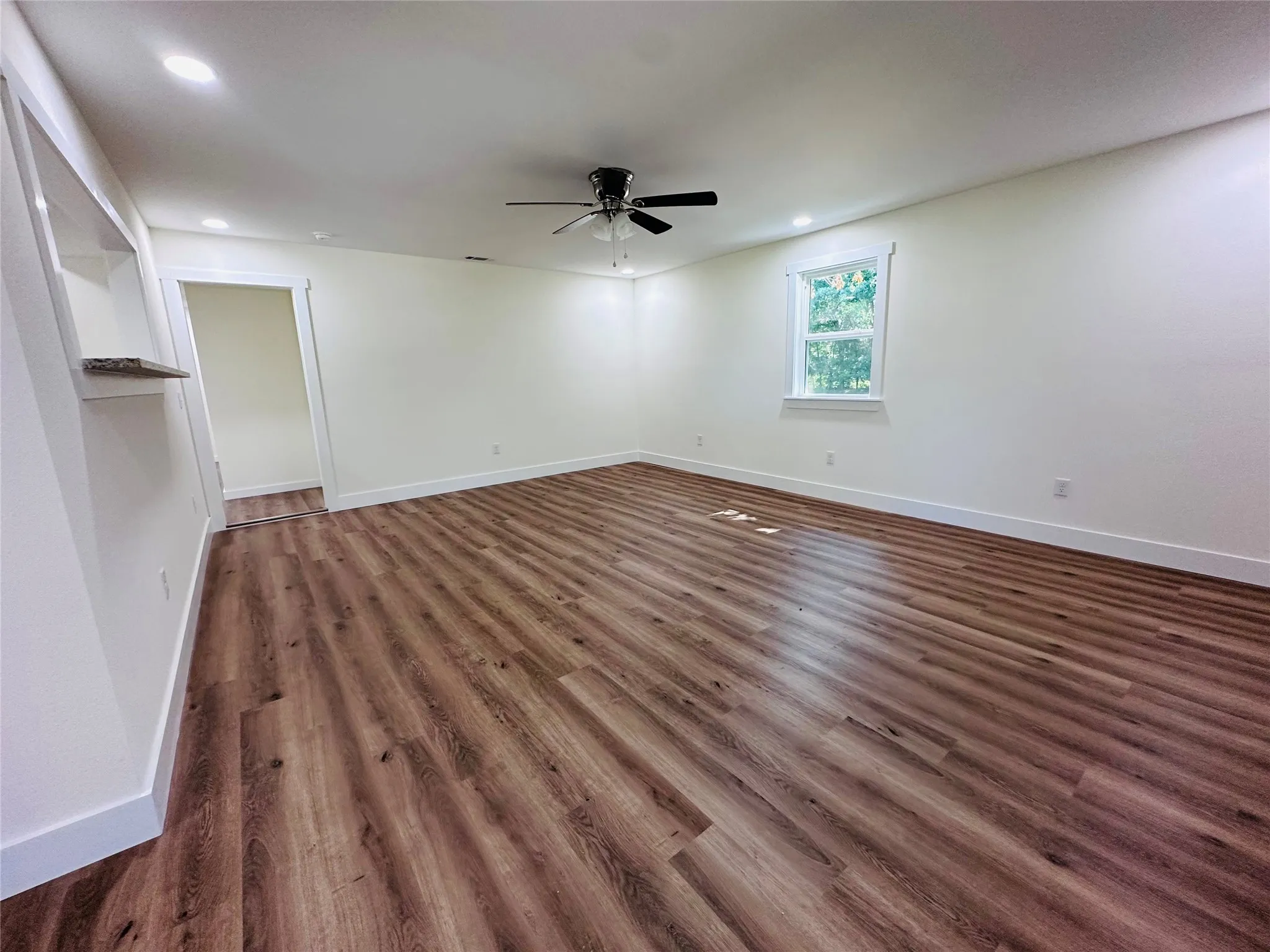 Single Family Residence For Sale in Henderson County , 2096 County Road 4817, Athens, Texas 75752, 4 Bedroom, 2 Bathroom, Garage spaces, 1,680 Sqft, built in 1970, mls#21279495, Real Estate Agent in Athens, Homes For Sale in Henderson county, Homes For Sale in Athens, Realtor in Athens Texas, Real Estate Brokerage Independent Realty Texas, Luminita Cordes Realtor
