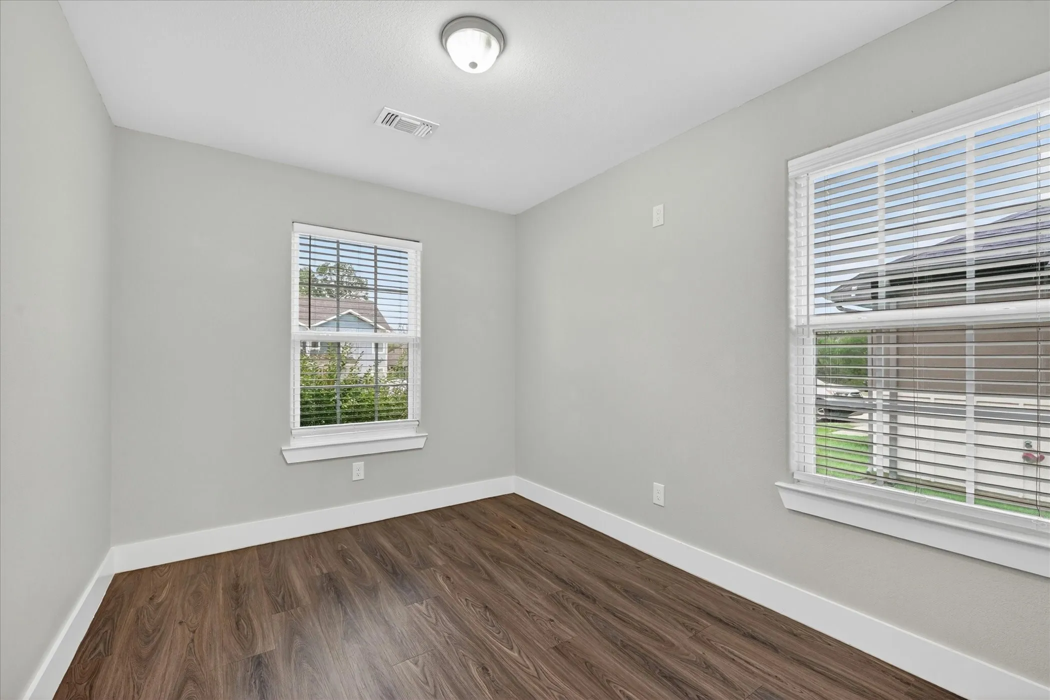 Single Family Residence For Sale in Grayson County , 1032 Ray Drive, Denison, Texas 75020, 3 Bedroom, 2 Bathroom, 1 Garage spaces, 1,248 Sqft, built in 2023, mls#21279487, Real Estate Agent in Denison, Homes For Sale in Grayson county, Homes For Sale in Denison, Realtor in Denison Texas, Real Estate Brokerage Independent Realty Texas, Luminita Cordes Realtor