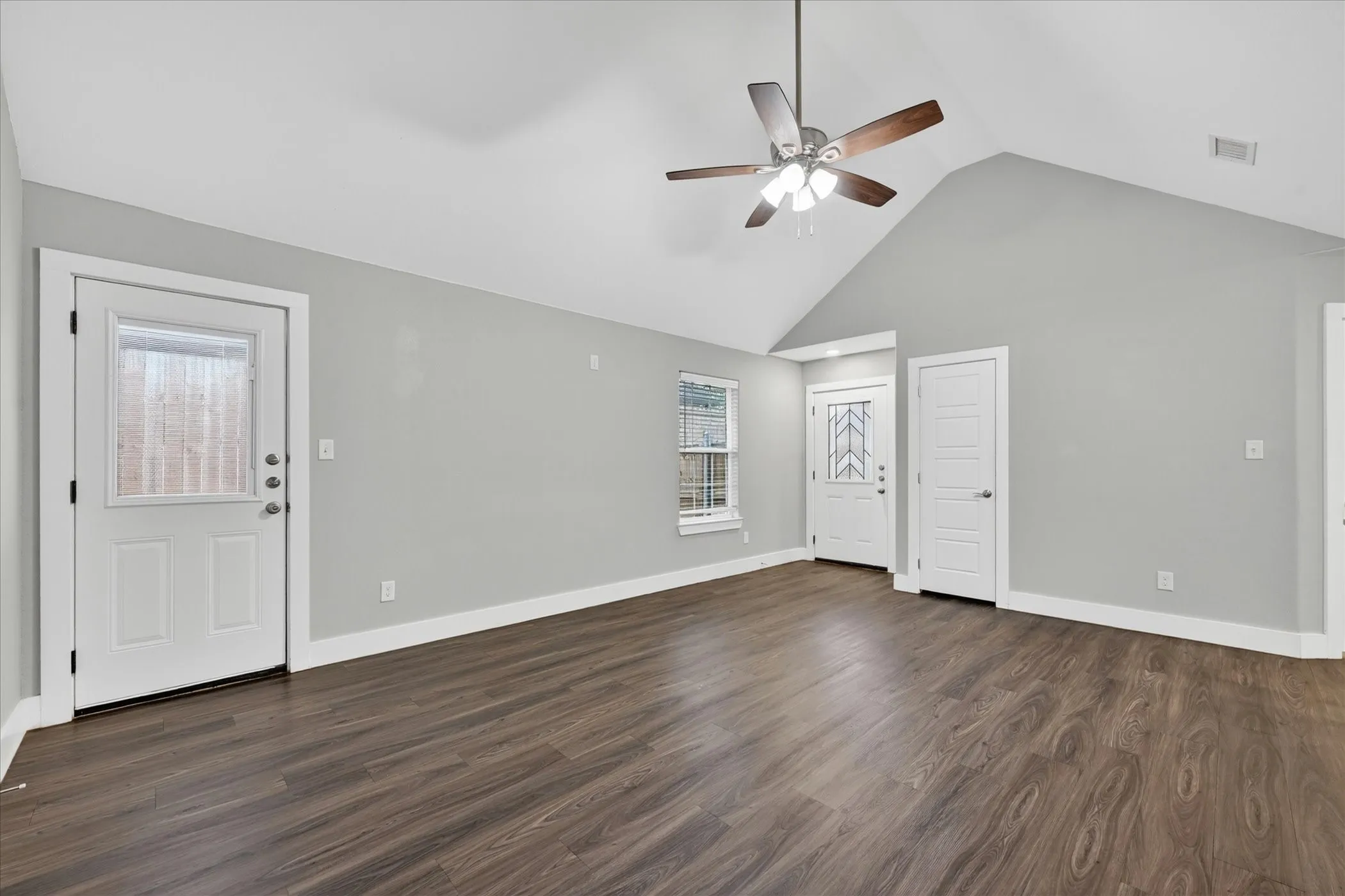 Single Family Residence For Sale in Grayson County , 1032 Ray Drive, Denison, Texas 75020, 3 Bedroom, 2 Bathroom, 1 Garage spaces, 1,248 Sqft, built in 2023, mls#21279487, Real Estate Agent in Denison, Homes For Sale in Grayson county, Homes For Sale in Denison, Realtor in Denison Texas, Real Estate Brokerage Independent Realty Texas, Luminita Cordes Realtor