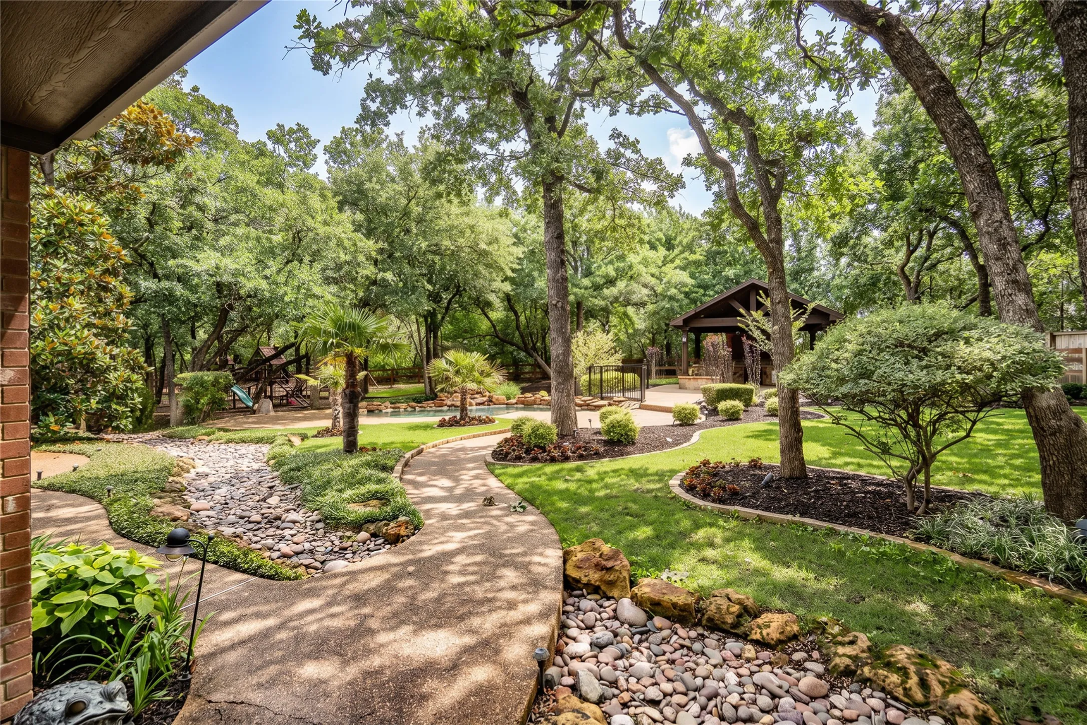 Single Family Residence For Sale in Denton County , 3451 Serendipity Hills Trail, Corinth, Texas 76210, 4 Bedroom, 3 Bathroom, 4 Garage spaces, 3,399 Sqft, built in 1994, mls#21279143, Real Estate Agent in Corinth, Homes For Sale in Denton county, Homes For Sale in Corinth, Realtor in Corinth Texas, Real Estate Brokerage Independent Realty Texas, Luminita Cordes Realtor