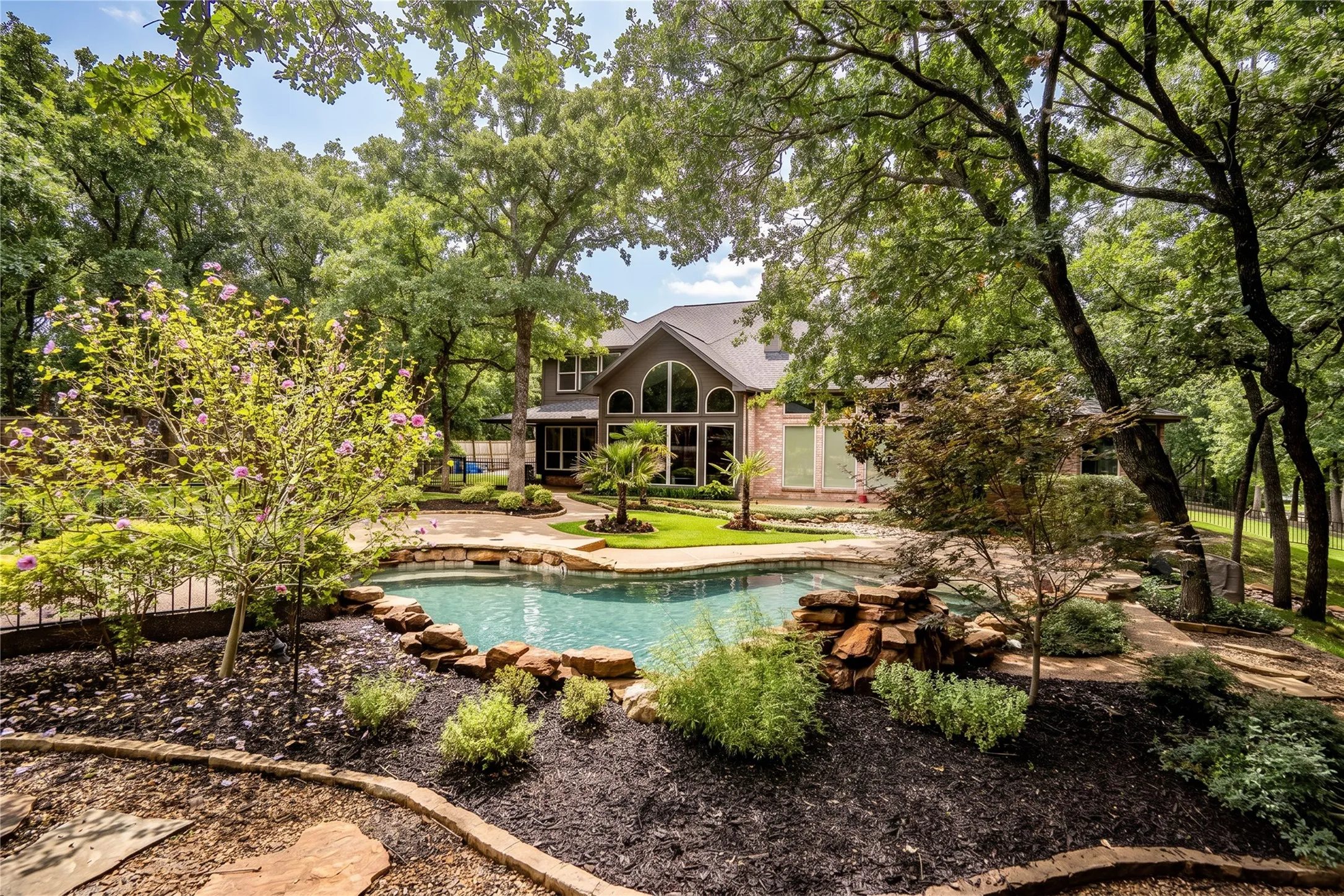 Single Family Residence For Sale in Denton County , 3451 Serendipity Hills Trail, Corinth, Texas 76210, 4 Bedroom, 3 Bathroom, 4 Garage spaces, 3,399 Sqft, built in 1994, mls#21279143, Real Estate Agent in Corinth, Homes For Sale in Denton county, Homes For Sale in Corinth, Realtor in Corinth Texas, Real Estate Brokerage Independent Realty Texas, Luminita Cordes Realtor