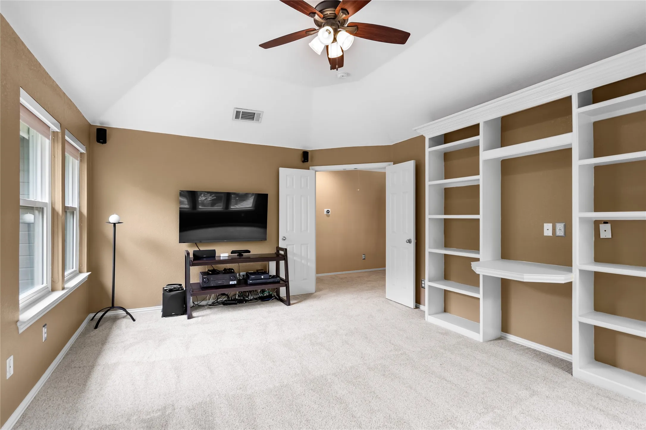 Single Family Residence For Sale in Denton County , 3451 Serendipity Hills Trail, Corinth, Texas 76210, 4 Bedroom, 3 Bathroom, 4 Garage spaces, 3,399 Sqft, built in 1994, mls#21279143, Real Estate Agent in Corinth, Homes For Sale in Denton county, Homes For Sale in Corinth, Realtor in Corinth Texas, Real Estate Brokerage Independent Realty Texas, Luminita Cordes Realtor