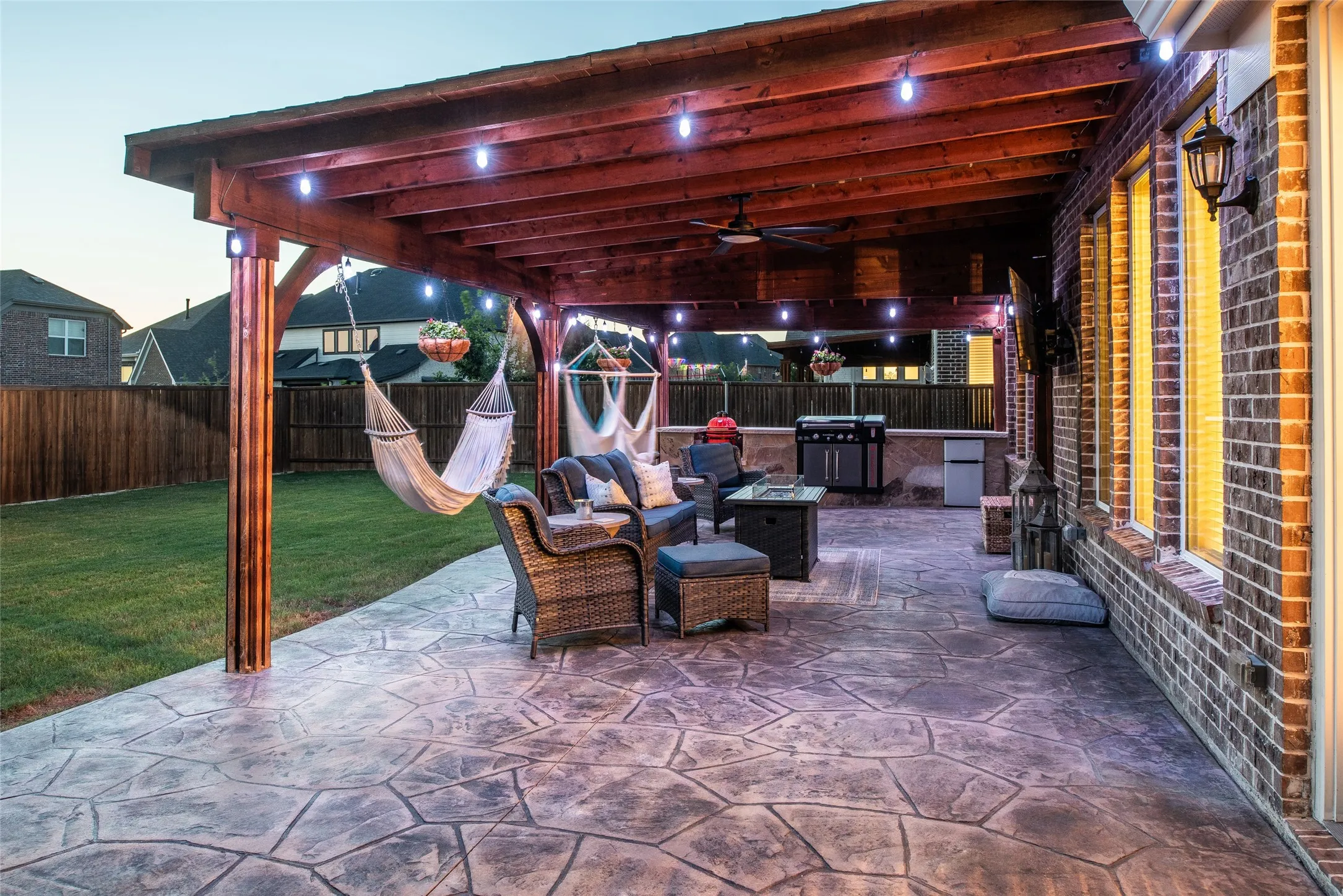 Single Family Residence For Sale in Dallas County , 338 Sagemeadow Road, Wylie, Texas 75098, 4 Bedrooms, 4 Bathrooms, 3 Garage spaces, 3,313 Sqft, built in 2018, Price $699,900, mls#21256063, Real Estate Agent in Wylie, Homes For Sale in Dallas county, Homes For Sale in Wylie, Realtor in Wylie Texas, Real Estate Brokerage Independent Realty Texas, Luminita Cordes Realtor