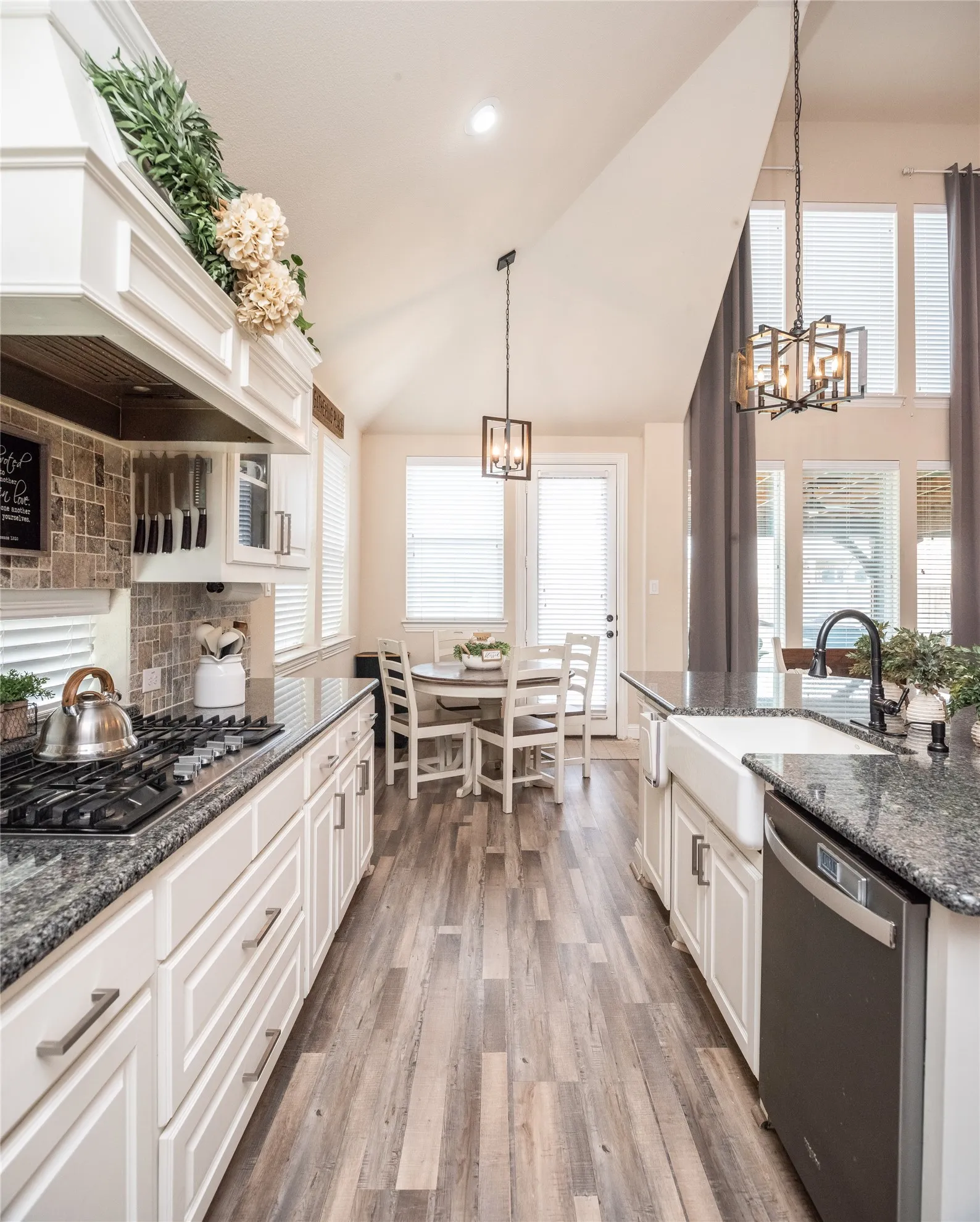 Single Family Residence For Sale in Dallas County , 338 Sagemeadow Road, Wylie, Texas 75098, 4 Bedrooms, 4 Bathrooms, 3 Garage spaces, 3,313 Sqft, built in 2018, Price $699,900, mls#21256063, Real Estate Agent in Wylie, Homes For Sale in Dallas county, Homes For Sale in Wylie, Realtor in Wylie Texas, Real Estate Brokerage Independent Realty Texas, Luminita Cordes Realtor