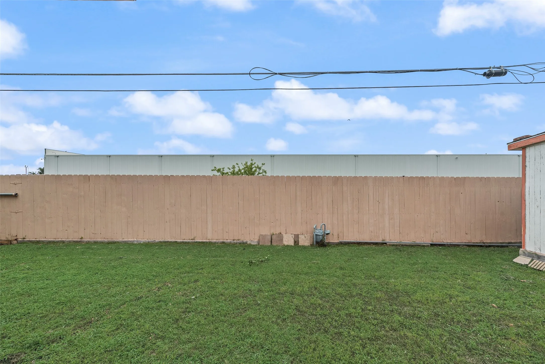 Single Family Residence For Sale in Dallas County , 2211 Cardinal Lane, Garland, Texas 75042, 3 Bedrooms, 2 Bathrooms, 2 Garage spaces, 1,188 Sqft, built in 1956, Price $200,000, mls#21279530, Real Estate Agent in Garland, Homes For Sale in Dallas county, Homes For Sale in Garland, Realtor in Garland Texas, Real Estate Brokerage Independent Realty Texas, Luminita Cordes Realtor