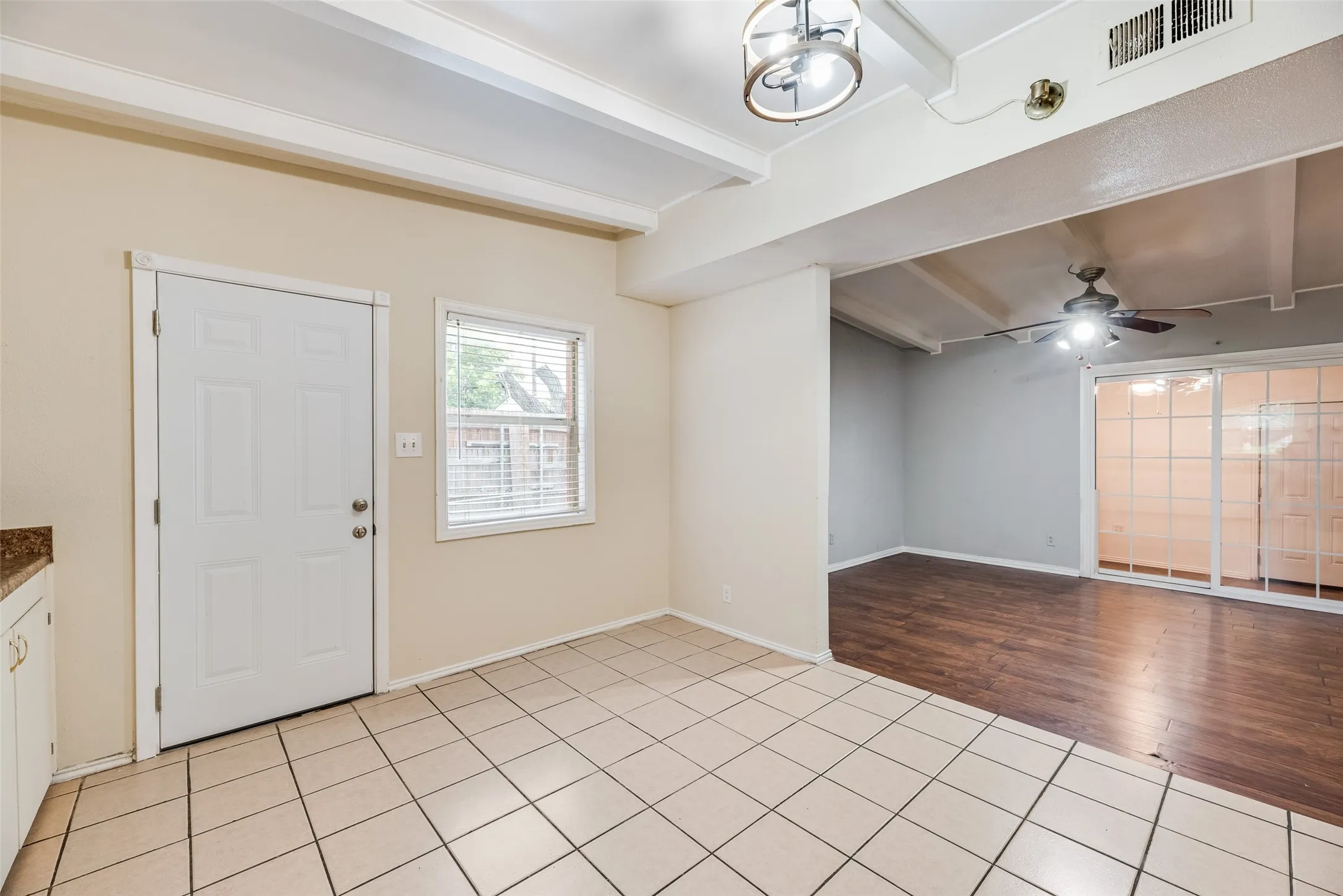 Single Family Residence For Sale in Dallas County , 2211 Cardinal Lane, Garland, Texas 75042, 3 Bedrooms, 2 Bathrooms, 2 Garage spaces, 1,188 Sqft, built in 1956, Price $200,000, mls#21279530, Real Estate Agent in Garland, Homes For Sale in Dallas county, Homes For Sale in Garland, Realtor in Garland Texas, Real Estate Brokerage Independent Realty Texas, Luminita Cordes Realtor