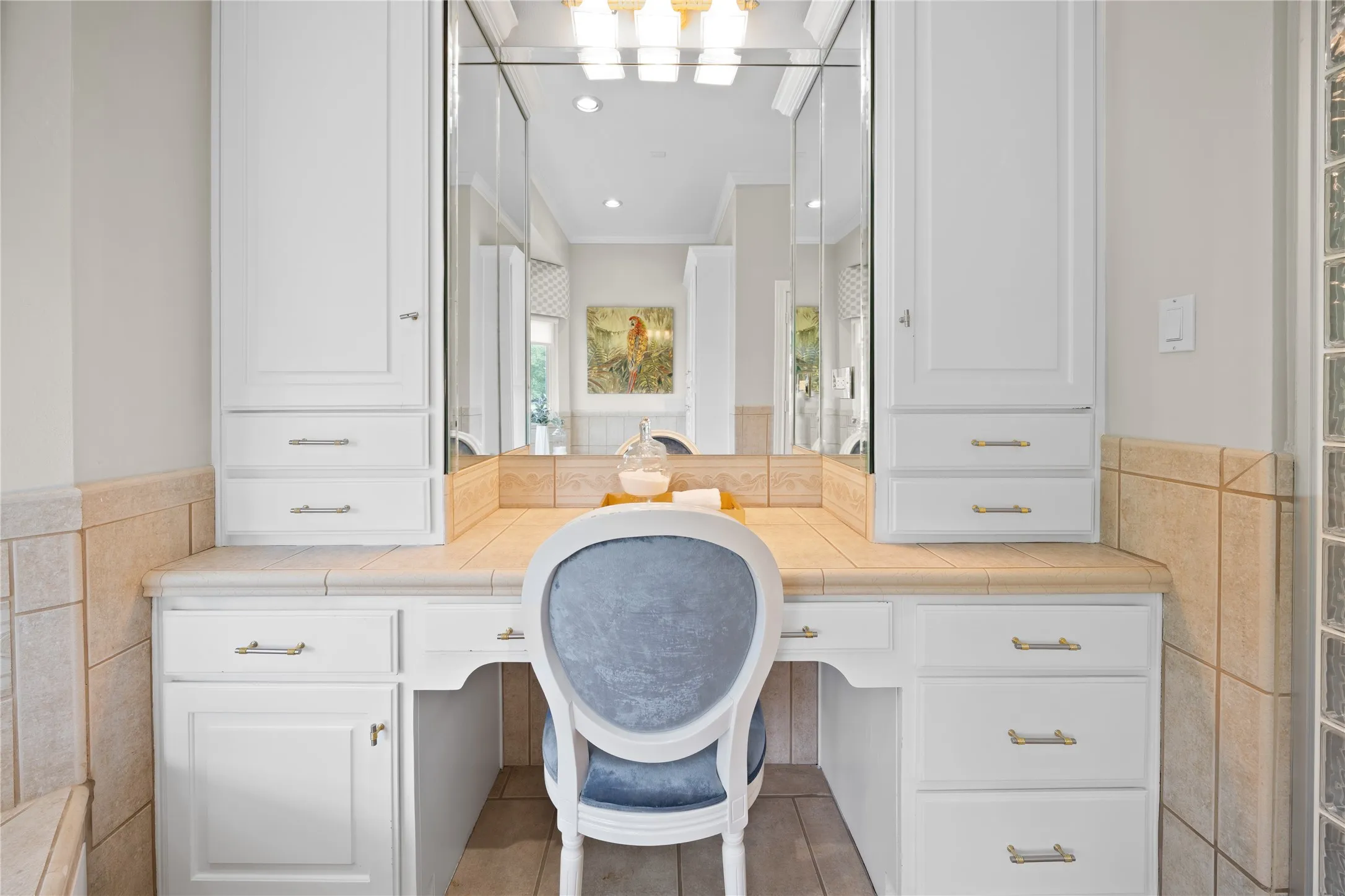 Single Family Residence For Sale in Smith County , 17110 Island Cove Road, Arp, Texas 75750, 5 Bedroom, 5 Bathroom, 5 Garage spaces, 4,122 Sqft, built in 2003, Price $1,850,000, mls#21279531, Real Estate Agent in Arp, Homes For Sale in Smith county, Homes For Sale in Arp, Realtor in Arp Texas, Real Estate Brokerage Independent Realty Texas, Luminita Cordes Realtor