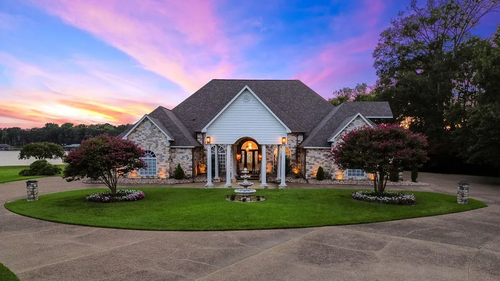 Single Family Residence For Sale in Smith County , 17110 Island Cove Road, Arp, Texas 75750, 5 Bedroom, 5 Bathroom, 5 Garage spaces, 4,122 Sqft, built in 2003, Price $1,850,000, mls#21279531, Real Estate Agent in Arp, Homes For Sale in Smith county, Homes For Sale in Arp, Realtor in Arp Texas, Real Estate Brokerage Independent Realty Texas, Luminita Cordes Realtor