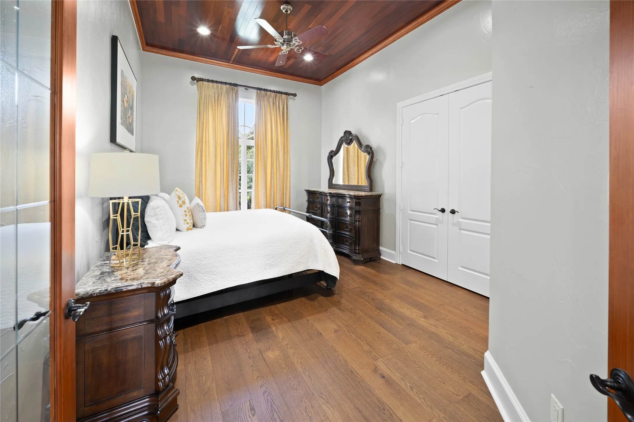 Single Family Residence For Sale in Smith County , 17110 Island Cove Road, Arp, Texas 75750, 5 Bedroom, 5 Bathroom, 5 Garage spaces, 4,122 Sqft, built in 2003, Price $1,850,000, mls#21279531, Real Estate Agent in Arp, Homes For Sale in Smith county, Homes For Sale in Arp, Realtor in Arp Texas, Real Estate Brokerage Independent Realty Texas, Luminita Cordes Realtor