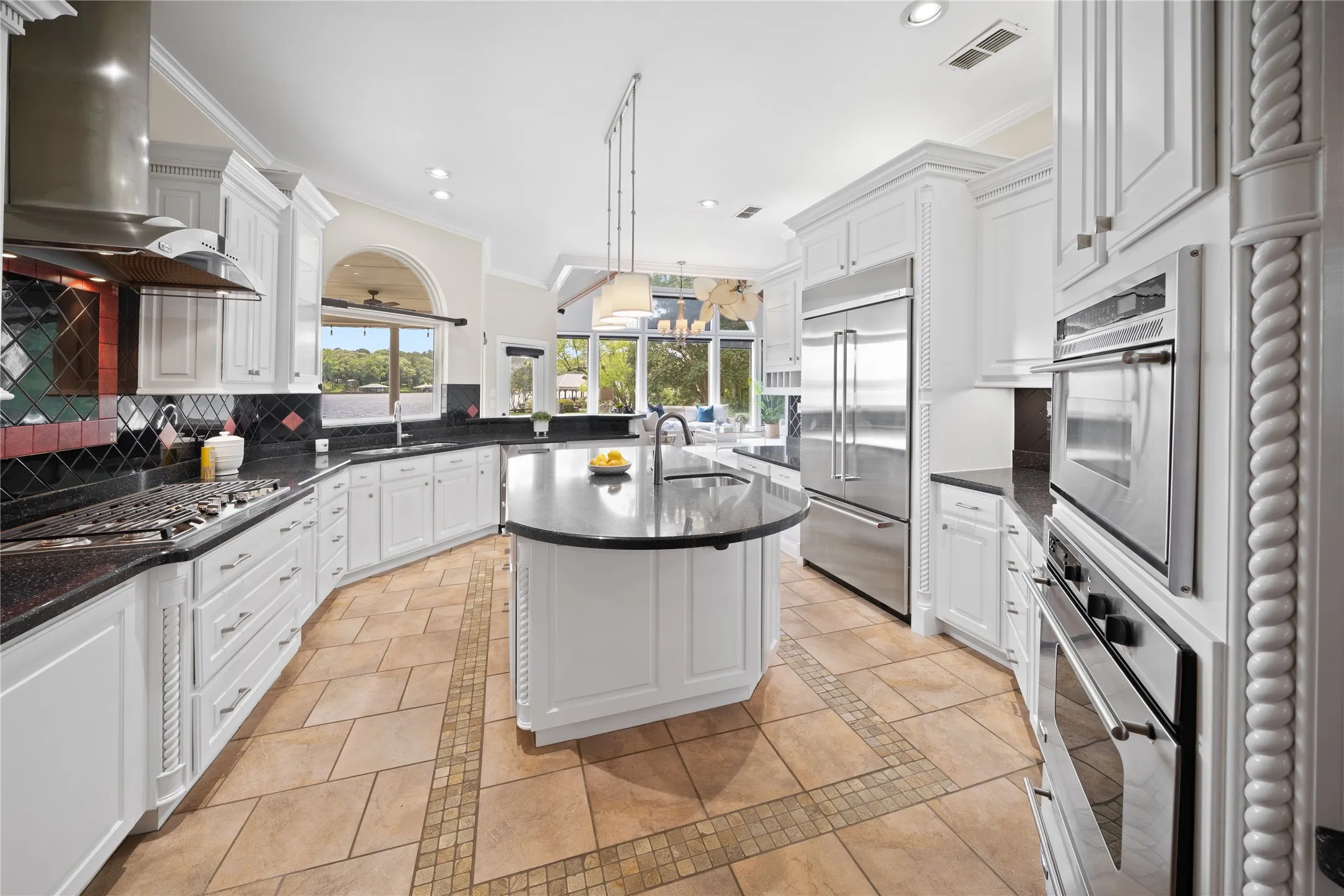 Single Family Residence For Sale in Smith County , 17110 Island Cove Road, Arp, Texas 75750, 5 Bedroom, 5 Bathroom, 5 Garage spaces, 4,122 Sqft, built in 2003, Price $1,850,000, mls#21279531, Real Estate Agent in Arp, Homes For Sale in Smith county, Homes For Sale in Arp, Realtor in Arp Texas, Real Estate Brokerage Independent Realty Texas, Luminita Cordes Realtor
