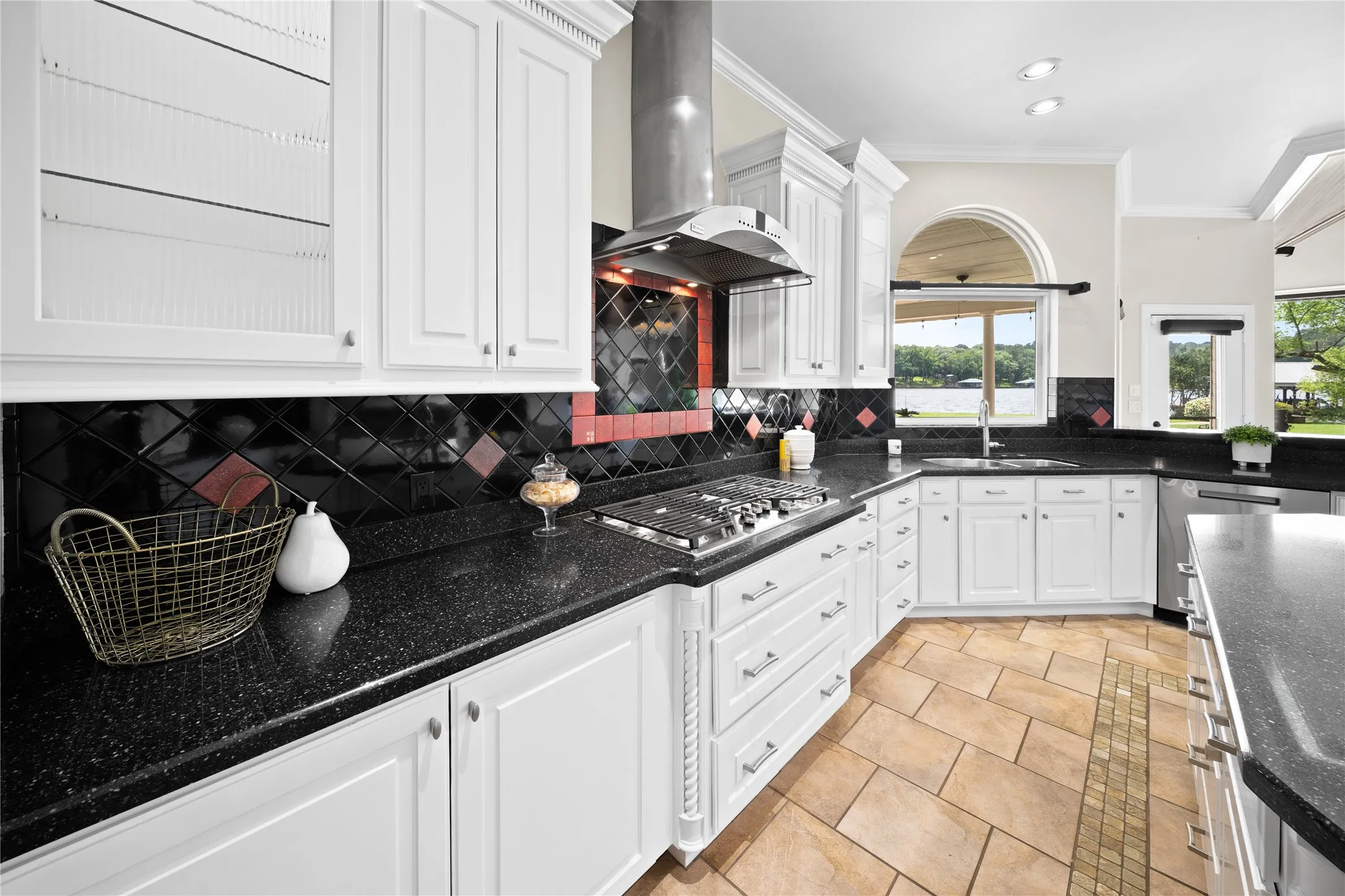 Single Family Residence For Sale in Smith County , 17110 Island Cove Road, Arp, Texas 75750, 5 Bedroom, 5 Bathroom, 5 Garage spaces, 4,122 Sqft, built in 2003, Price $1,850,000, mls#21279531, Real Estate Agent in Arp, Homes For Sale in Smith county, Homes For Sale in Arp, Realtor in Arp Texas, Real Estate Brokerage Independent Realty Texas, Luminita Cordes Realtor