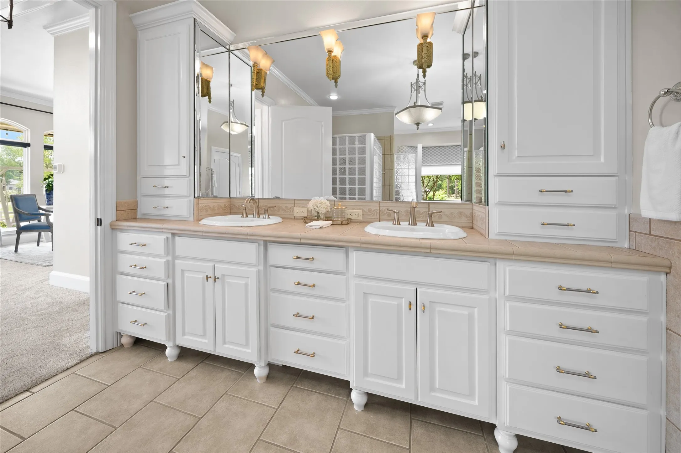 Single Family Residence For Sale in Smith County , 17110 Island Cove Road, Arp, Texas 75750, 5 Bedroom, 5 Bathroom, 5 Garage spaces, 4,122 Sqft, built in 2003, Price $1,850,000, mls#21279531, Real Estate Agent in Arp, Homes For Sale in Smith county, Homes For Sale in Arp, Realtor in Arp Texas, Real Estate Brokerage Independent Realty Texas, Luminita Cordes Realtor