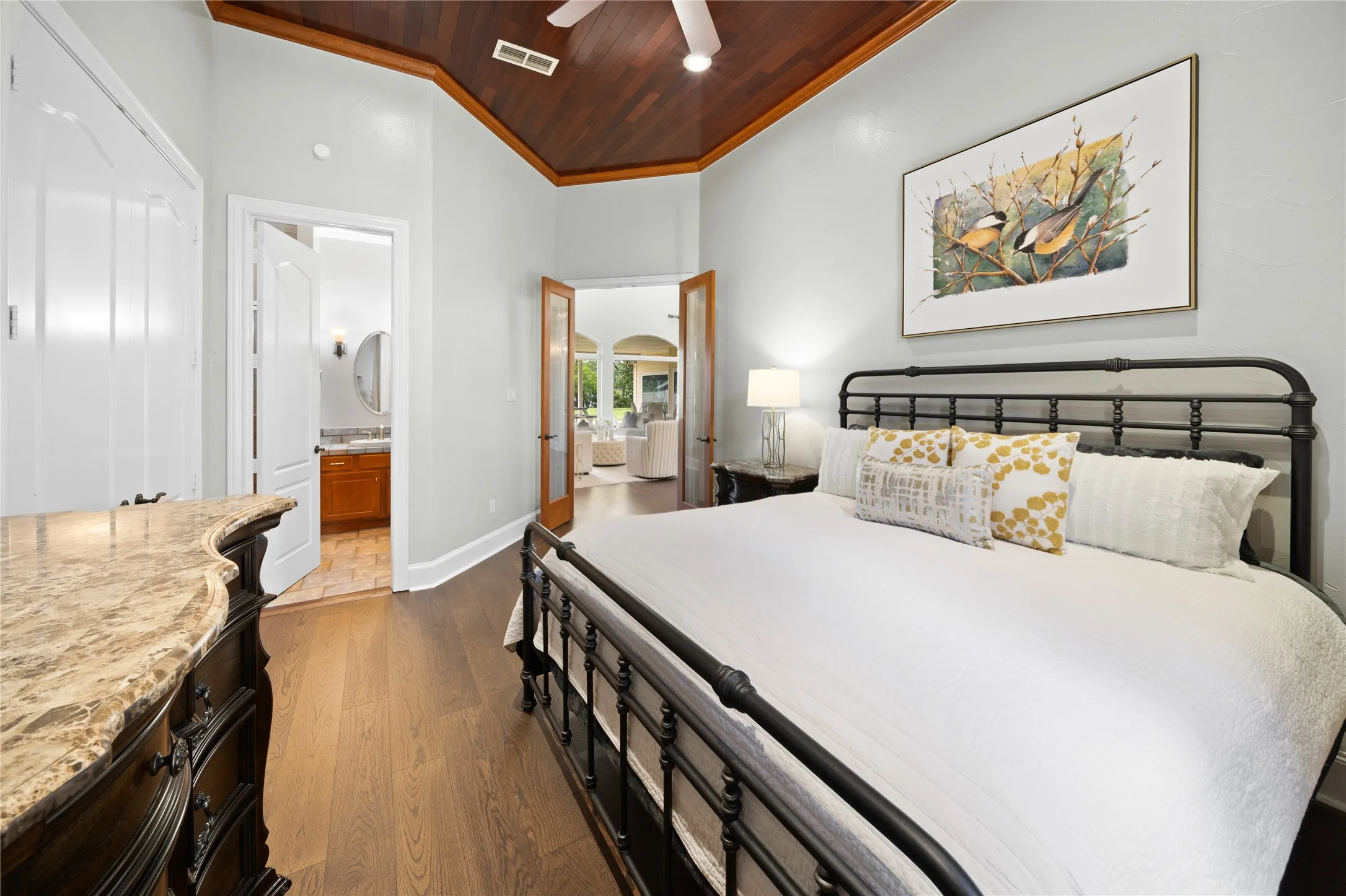 Single Family Residence For Sale in Smith County , 17110 Island Cove Road, Arp, Texas 75750, 5 Bedroom, 5 Bathroom, 5 Garage spaces, 4,122 Sqft, built in 2003, Price $1,850,000, mls#21279531, Real Estate Agent in Arp, Homes For Sale in Smith county, Homes For Sale in Arp, Realtor in Arp Texas, Real Estate Brokerage Independent Realty Texas, Luminita Cordes Realtor