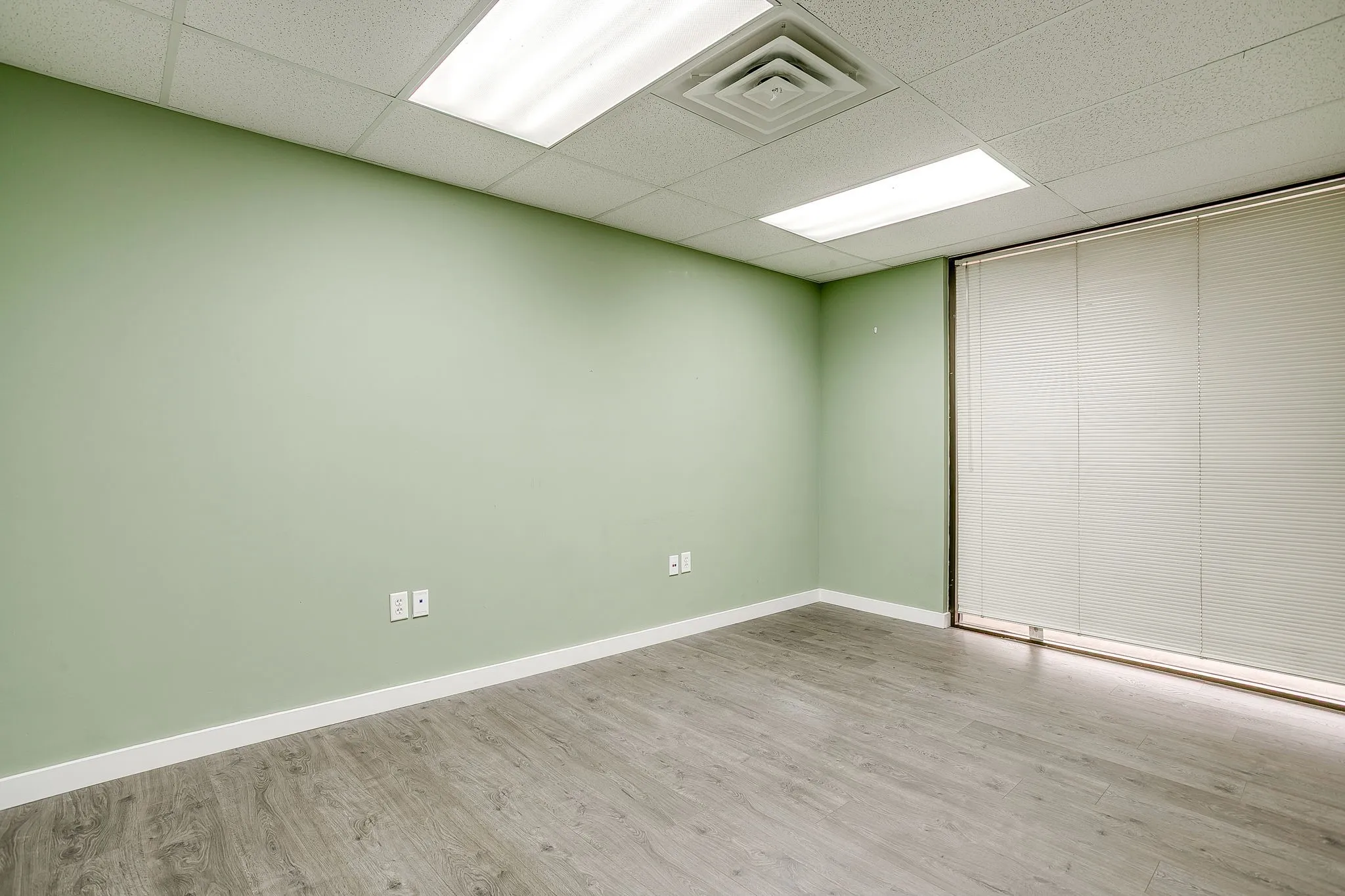 Office For Sale in Tarrant County , 1340 S Main Street, Grapevine, Texas 76051, 0, 0, Garage spaces, 0 Sqft, built in 1972, Price $4,000,000, mls#21279558, Real Estate Agent in Grapevine, Homes For Sale in Tarrant county, Homes For Sale in Grapevine, Realtor in Grapevine Texas, Real Estate Brokerage Independent Realty Texas, Luminita Cordes Realtor