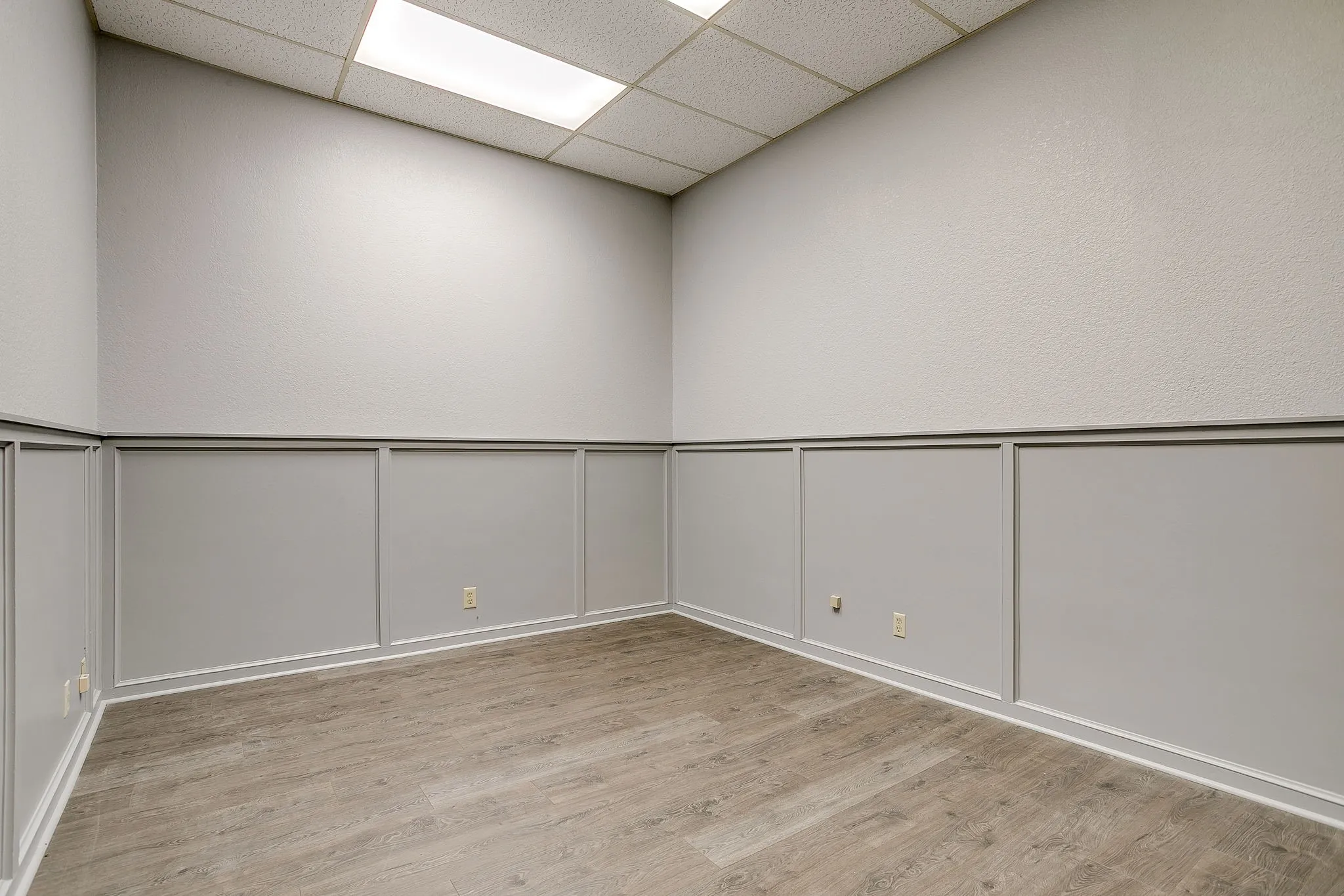 Office For Sale in Tarrant County , 1340 S Main Street, Grapevine, Texas 76051, 0, 0, Garage spaces, 0 Sqft, built in 1972, Price $4,000,000, mls#21279558, Real Estate Agent in Grapevine, Homes For Sale in Tarrant county, Homes For Sale in Grapevine, Realtor in Grapevine Texas, Real Estate Brokerage Independent Realty Texas, Luminita Cordes Realtor
