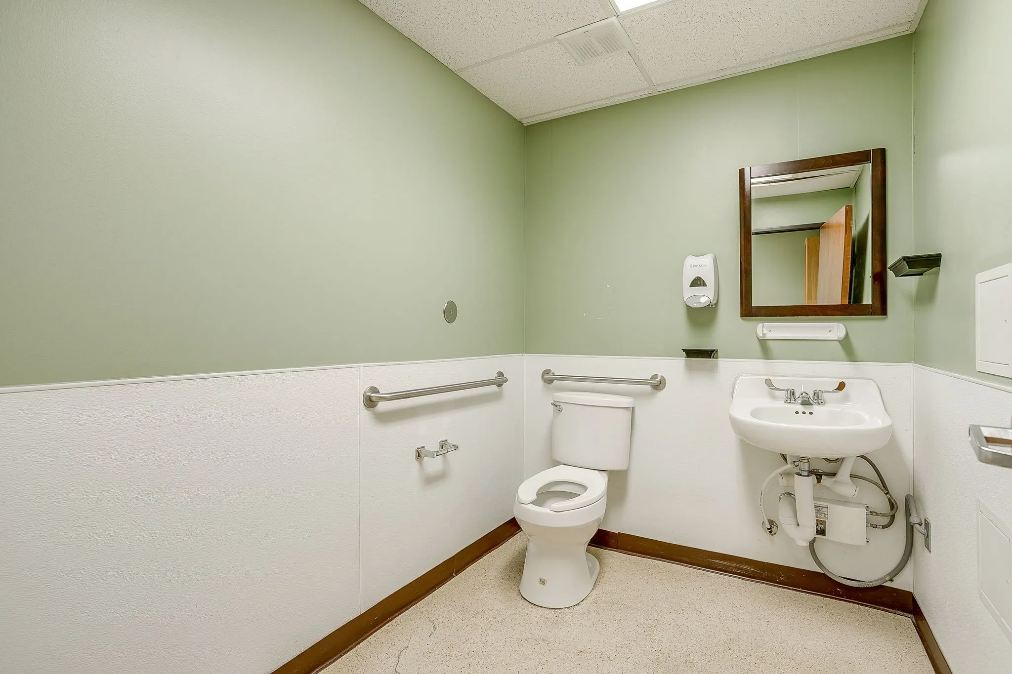 Office For Sale in Tarrant County , 1340 S Main Street, Grapevine, Texas 76051, 0, 0, Garage spaces, 0 Sqft, built in 1972, Price $4,000,000, mls#21279558, Real Estate Agent in Grapevine, Homes For Sale in Tarrant county, Homes For Sale in Grapevine, Realtor in Grapevine Texas, Real Estate Brokerage Independent Realty Texas, Luminita Cordes Realtor
