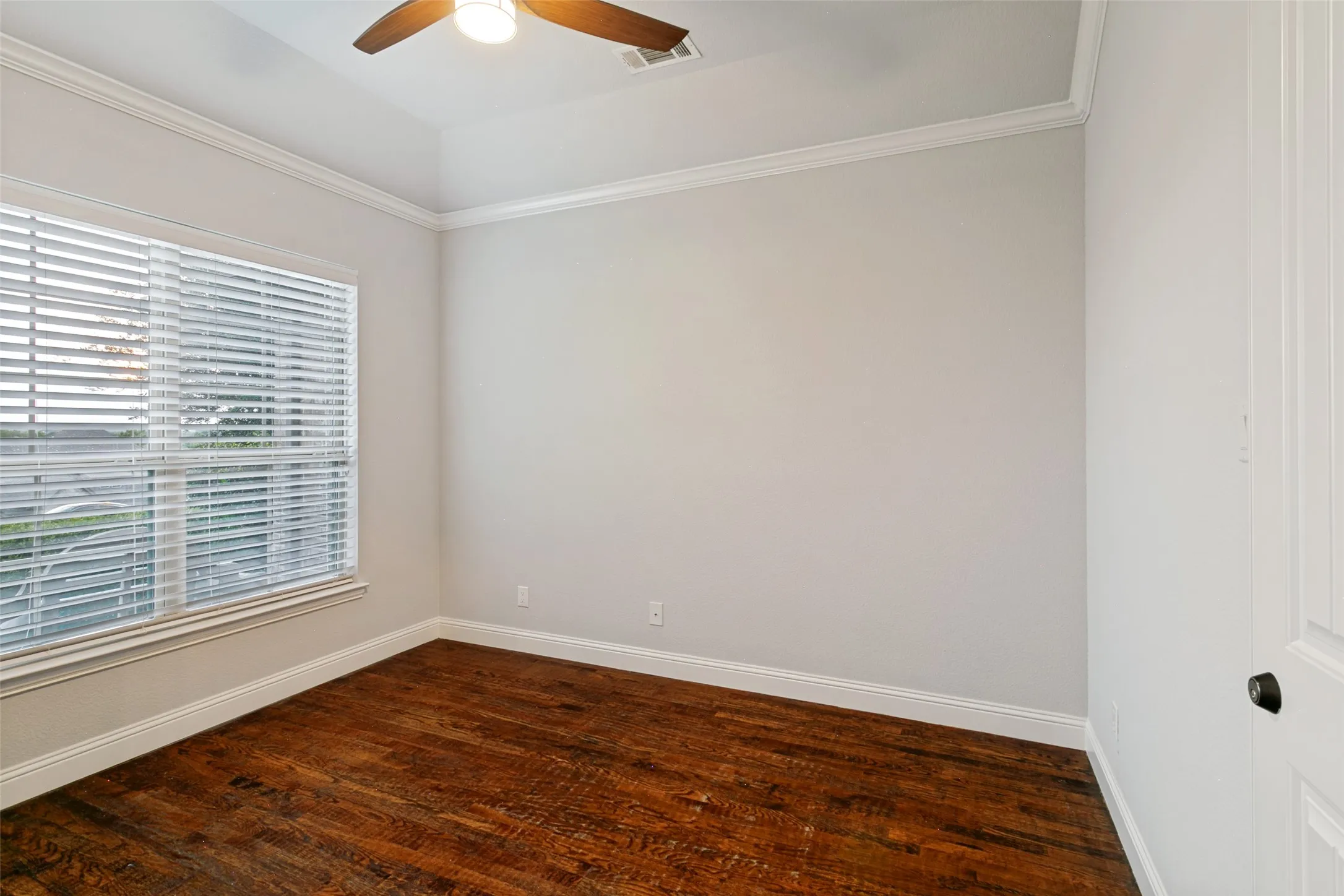 Single Family Residence For Sale in Tarrant County , 10248 Mustang Wells Drive, Fort Worth, Texas 76126, 4 Bedroom, 3 Bathroom, 3 Garage spaces, 2,820 Sqft, built in 2014, mls#21272227, Real Estate Agent in Fort Worth, Homes For Sale in Tarrant county, Homes For Sale in Fort Worth, Realtor in Fort Worth Texas, Real Estate Brokerage Independent Realty Texas, Luminita Cordes Realtor