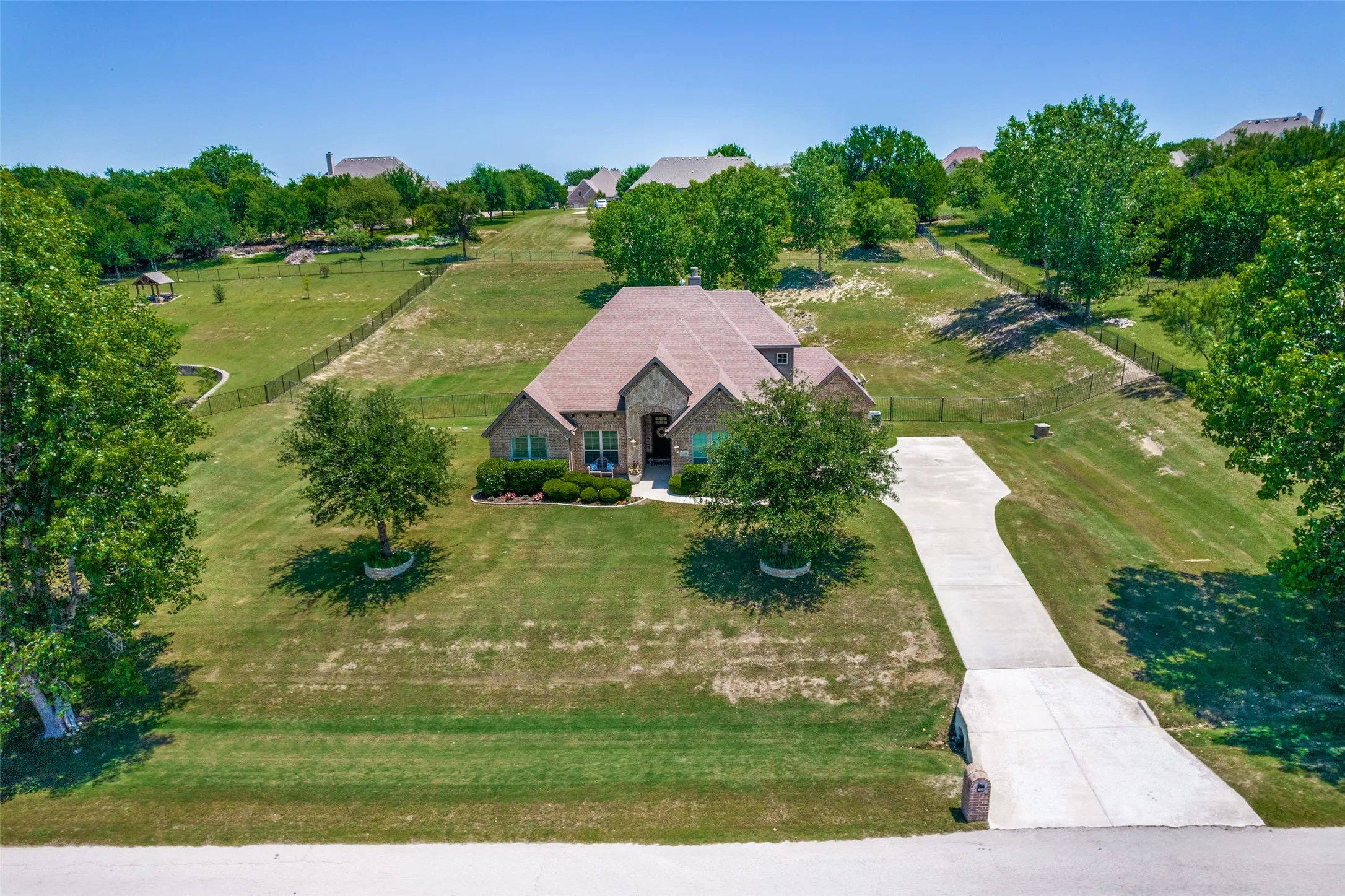 1 Acre in Mustang Pointe