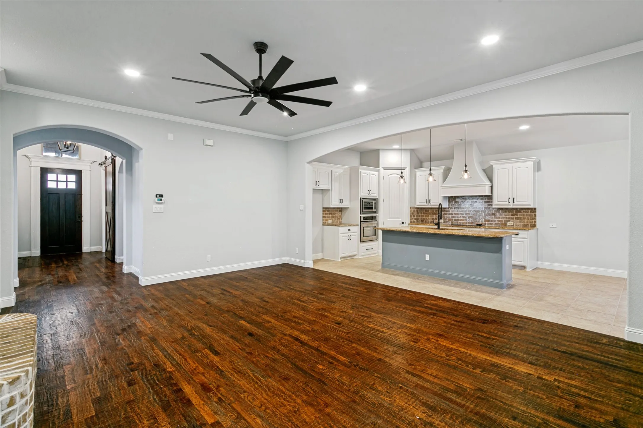Single Family Residence For Sale in Tarrant County , 10248 Mustang Wells Drive, Fort Worth, Texas 76126, 4 Bedroom, 3 Bathroom, 3 Garage spaces, 2,820 Sqft, built in 2014, mls#21272227, Real Estate Agent in Fort Worth, Homes For Sale in Tarrant county, Homes For Sale in Fort Worth, Realtor in Fort Worth Texas, Real Estate Brokerage Independent Realty Texas, Luminita Cordes Realtor