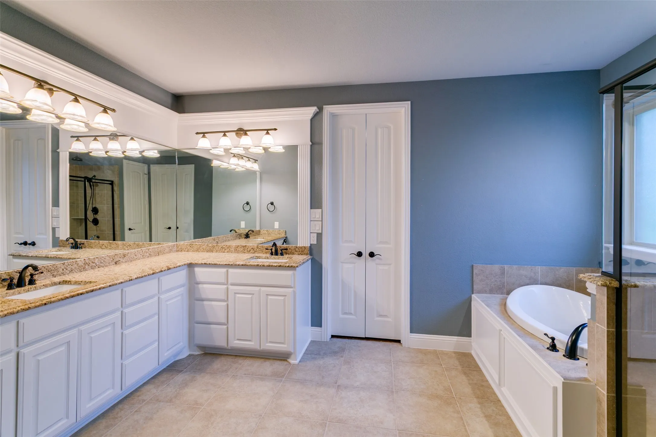 Single Family Residence For Sale in Tarrant County , 10248 Mustang Wells Drive, Fort Worth, Texas 76126, 4 Bedroom, 3 Bathroom, 3 Garage spaces, 2,820 Sqft, built in 2014, mls#21272227, Real Estate Agent in Fort Worth, Homes For Sale in Tarrant county, Homes For Sale in Fort Worth, Realtor in Fort Worth Texas, Real Estate Brokerage Independent Realty Texas, Luminita Cordes Realtor