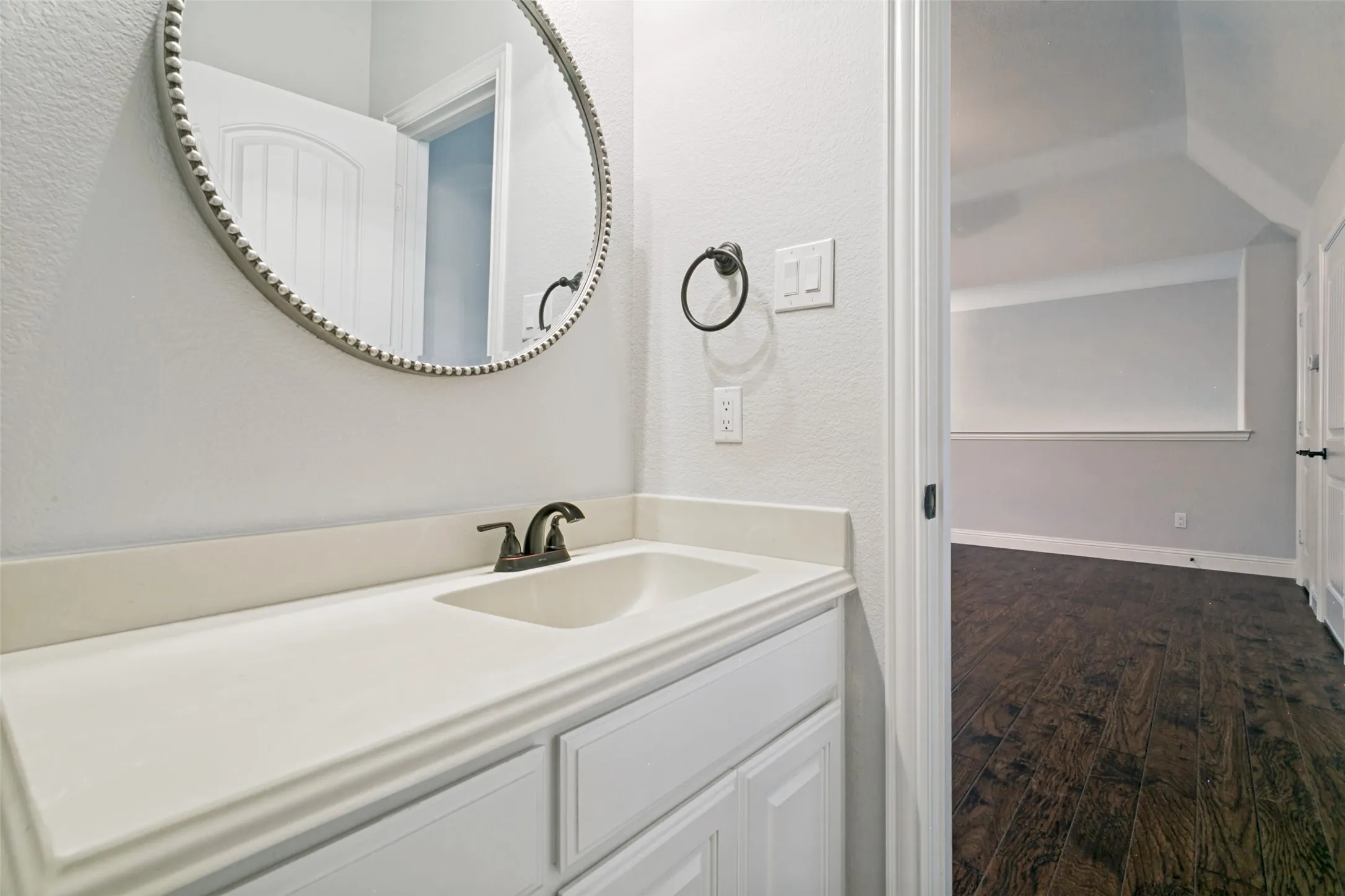 Single Family Residence For Sale in Tarrant County , 10248 Mustang Wells Drive, Fort Worth, Texas 76126, 4 Bedroom, 3 Bathroom, 3 Garage spaces, 2,820 Sqft, built in 2014, mls#21272227, Real Estate Agent in Fort Worth, Homes For Sale in Tarrant county, Homes For Sale in Fort Worth, Realtor in Fort Worth Texas, Real Estate Brokerage Independent Realty Texas, Luminita Cordes Realtor
