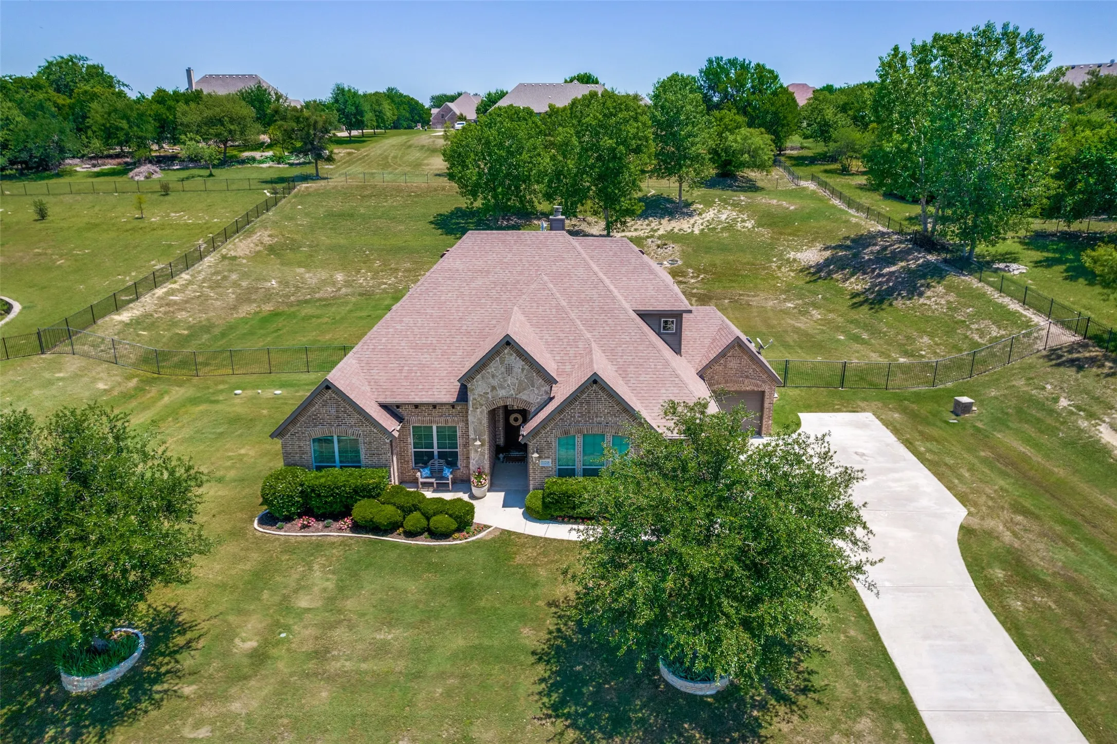 1 Acre in Mustang Pointe