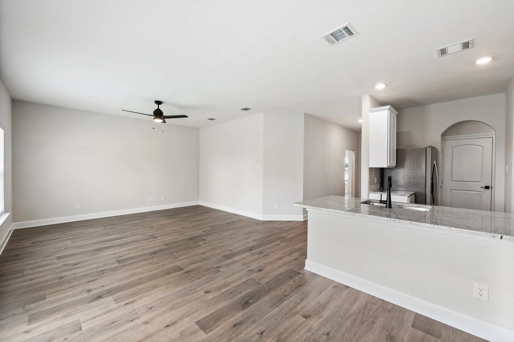 Single Family Residence For Sale in Dallas County , 905 Cedar Street, Hutchins, Texas 75141, 3 Bedroom, 2 Bathroom, 2 Garage spaces, 1,229 Sqft, built in 2025, mls#21279565, Real Estate Agent in Hutchins, Homes For Sale in Dallas county, Homes For Sale in Hutchins, Realtor in Hutchins Texas, Real Estate Brokerage Independent Realty Texas, Luminita Cordes Realtor