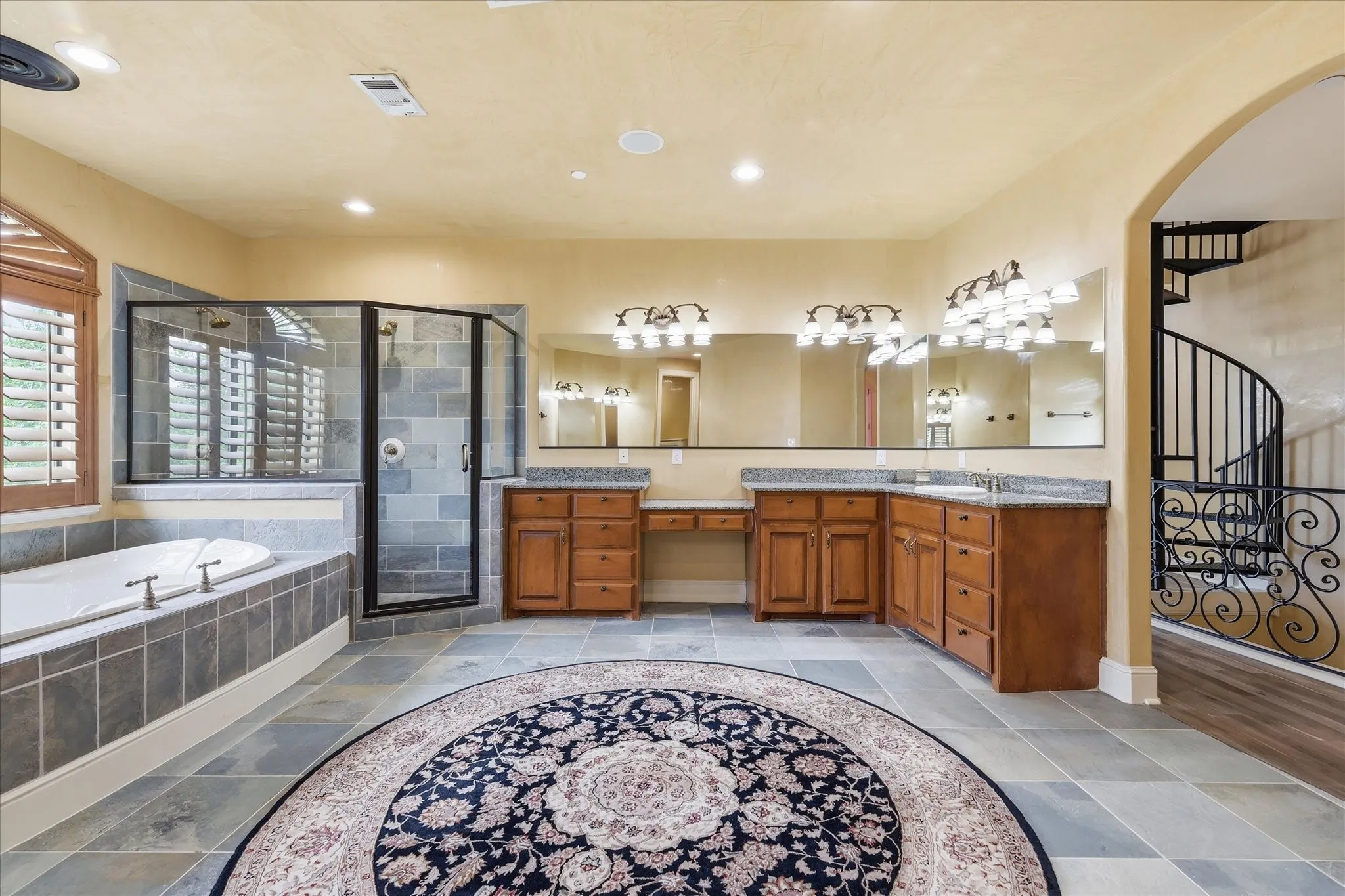Jetted tub, large walk in shower