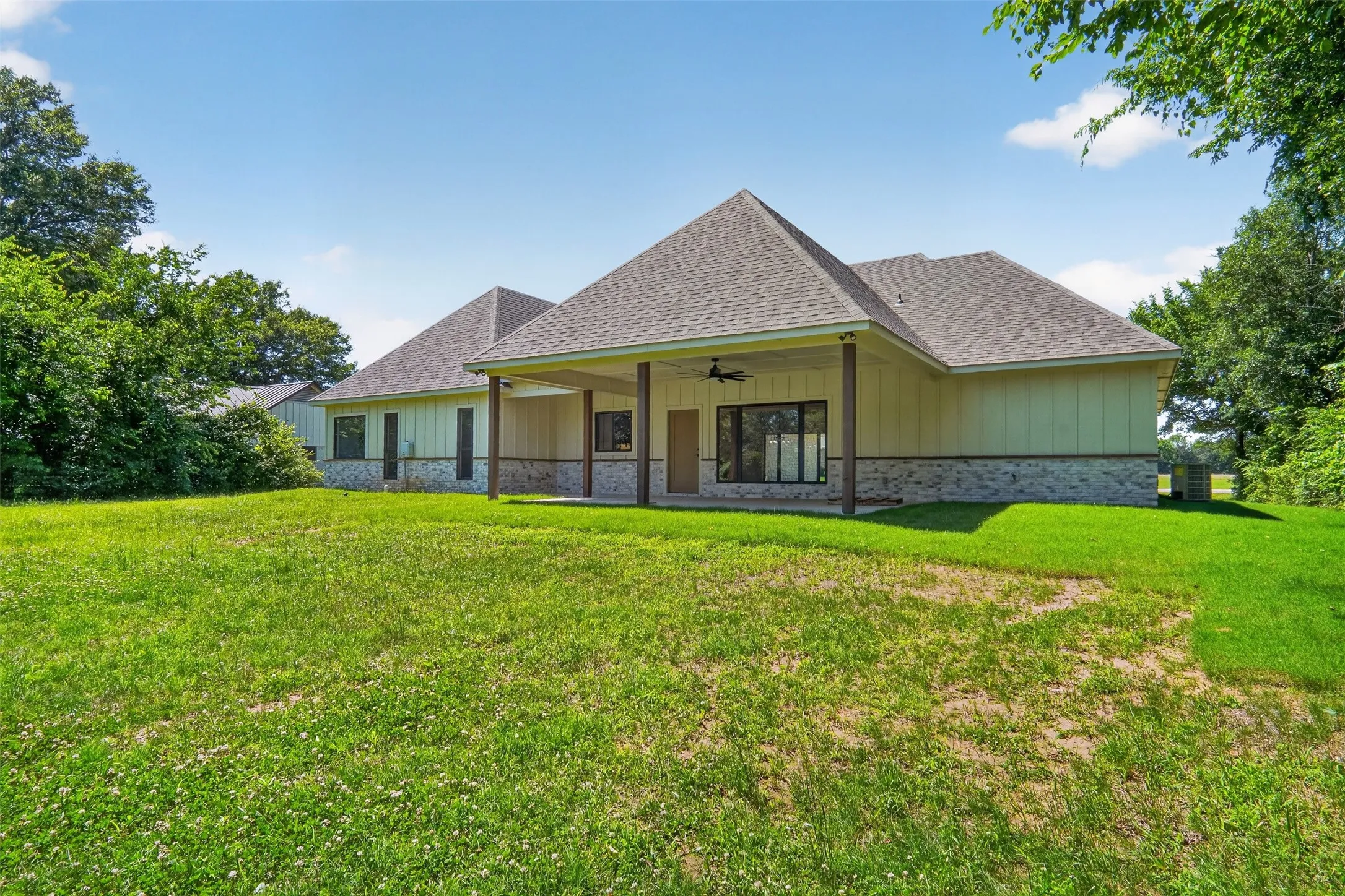 Single Family Residence For Sale in Lamar County , 5040 Farm Road 195, Paris, Texas 75462, 4 Bedrooms, 4 Bathrooms, 2 Garage spaces, 2,480 Sqft, built in 2026, Price $630,000, mls#21274379, Real Estate Agent in Paris, Homes For Sale in Lamar county, Homes For Sale in Paris, Realtor in Paris Texas, Real Estate Brokerage Independent Realty Texas, Luminita Cordes Realtor
