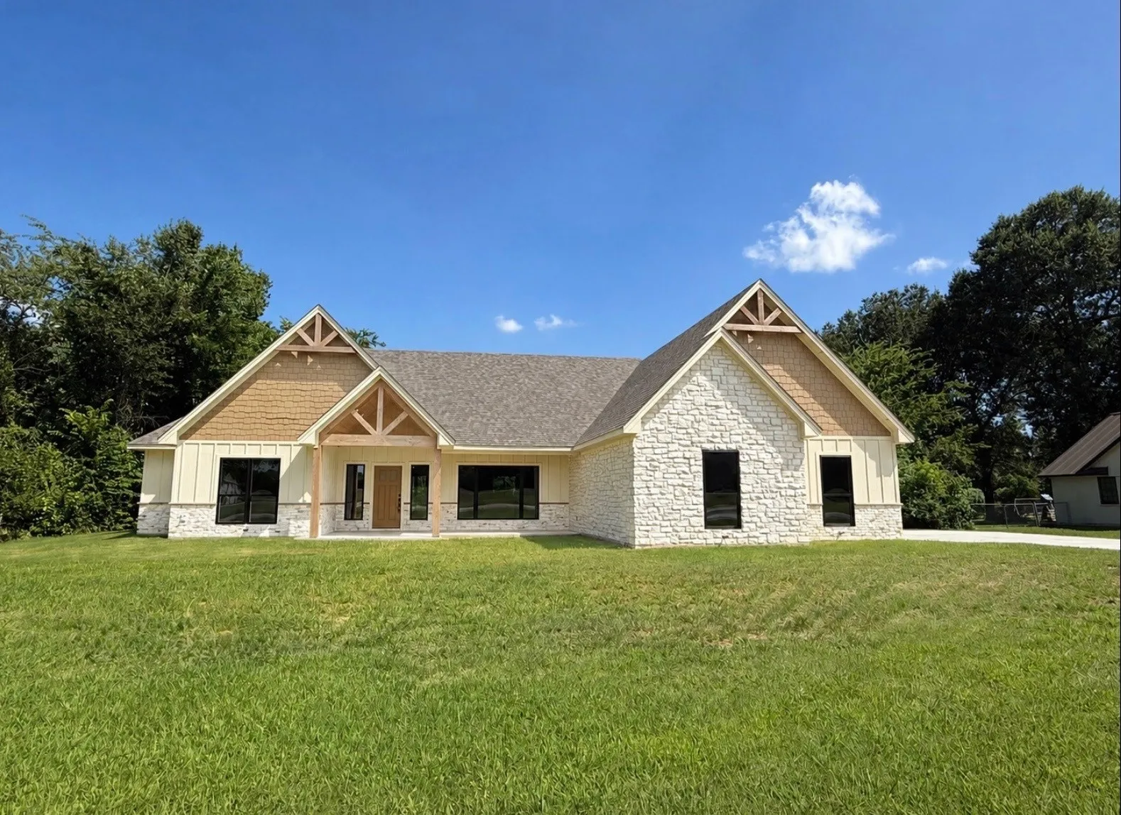 Single Family Residence For Sale in Lamar County , 5040 Farm Road 195, Paris, Texas 75462, 4 Bedrooms, 4 Bathrooms, 2 Garage spaces, 2,480 Sqft, built in 2026, Price $630,000, mls#21274379, Real Estate Agent in Paris, Homes For Sale in Lamar county, Homes For Sale in Paris, Realtor in Paris Texas, Real Estate Brokerage Independent Realty Texas, Luminita Cordes Realtor