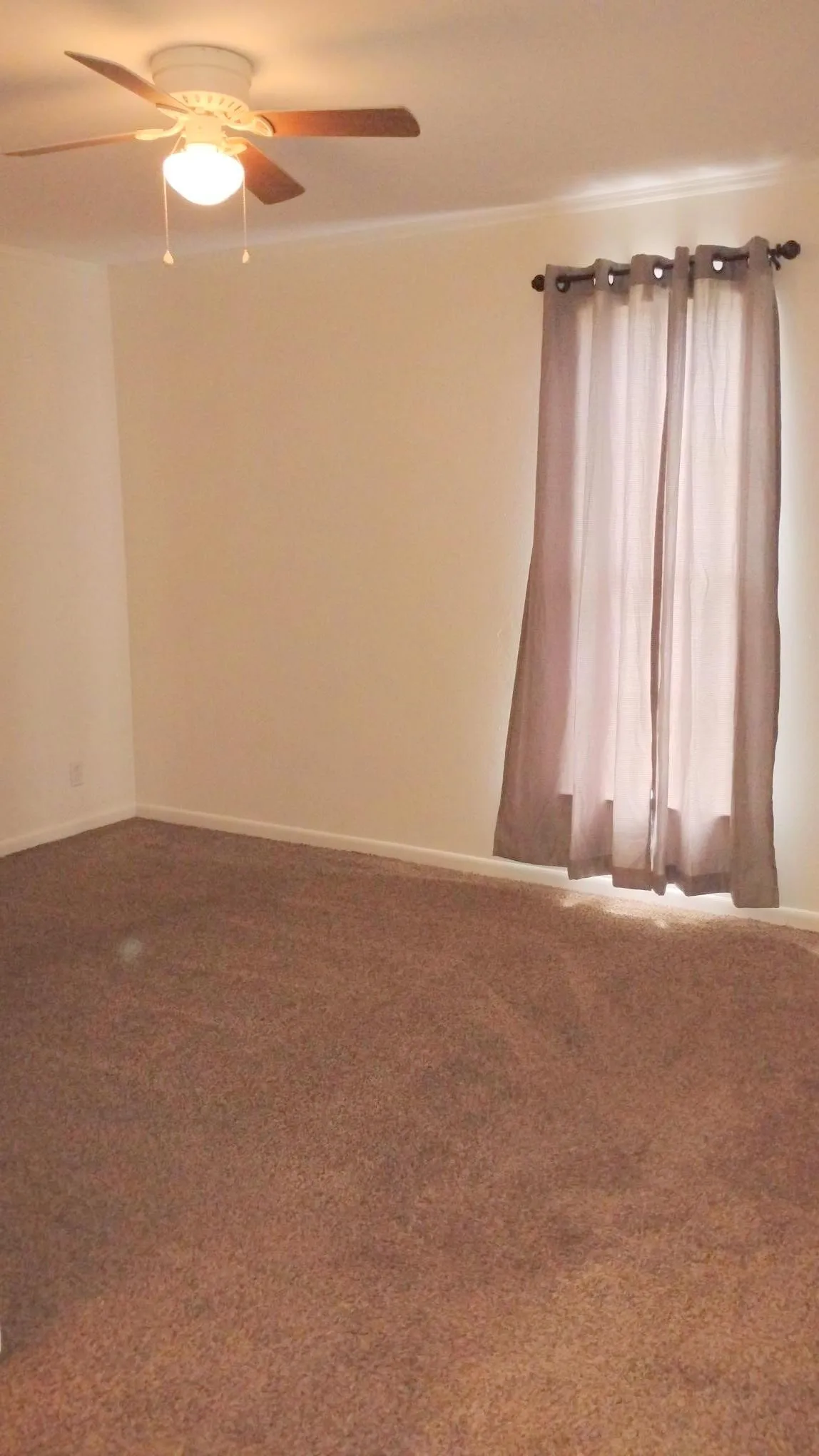 Single Family Residence For Sale in Dallas County , 423 Columbia Circle, Irving, Texas 75062, 4 Bedroom, 2 Bathroom, 2 Garage spaces, 1,675 Sqft, built in 1958, mls#21274512, Real Estate Agent in Irving, Homes For Sale in Dallas county, Homes For Sale in Irving, Realtor in Irving Texas, Real Estate Brokerage Independent Realty Texas, Luminita Cordes Realtor