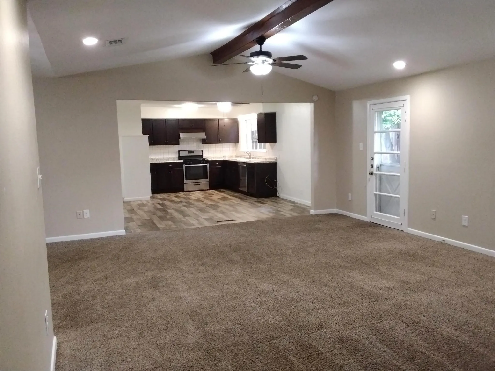 Single Family Residence For Sale in Dallas County , 423 Columbia Circle, Irving, Texas 75062, 4 Bedroom, 2 Bathroom, 2 Garage spaces, 1,675 Sqft, built in 1958, mls#21274512, Real Estate Agent in Irving, Homes For Sale in Dallas county, Homes For Sale in Irving, Realtor in Irving Texas, Real Estate Brokerage Independent Realty Texas, Luminita Cordes Realtor