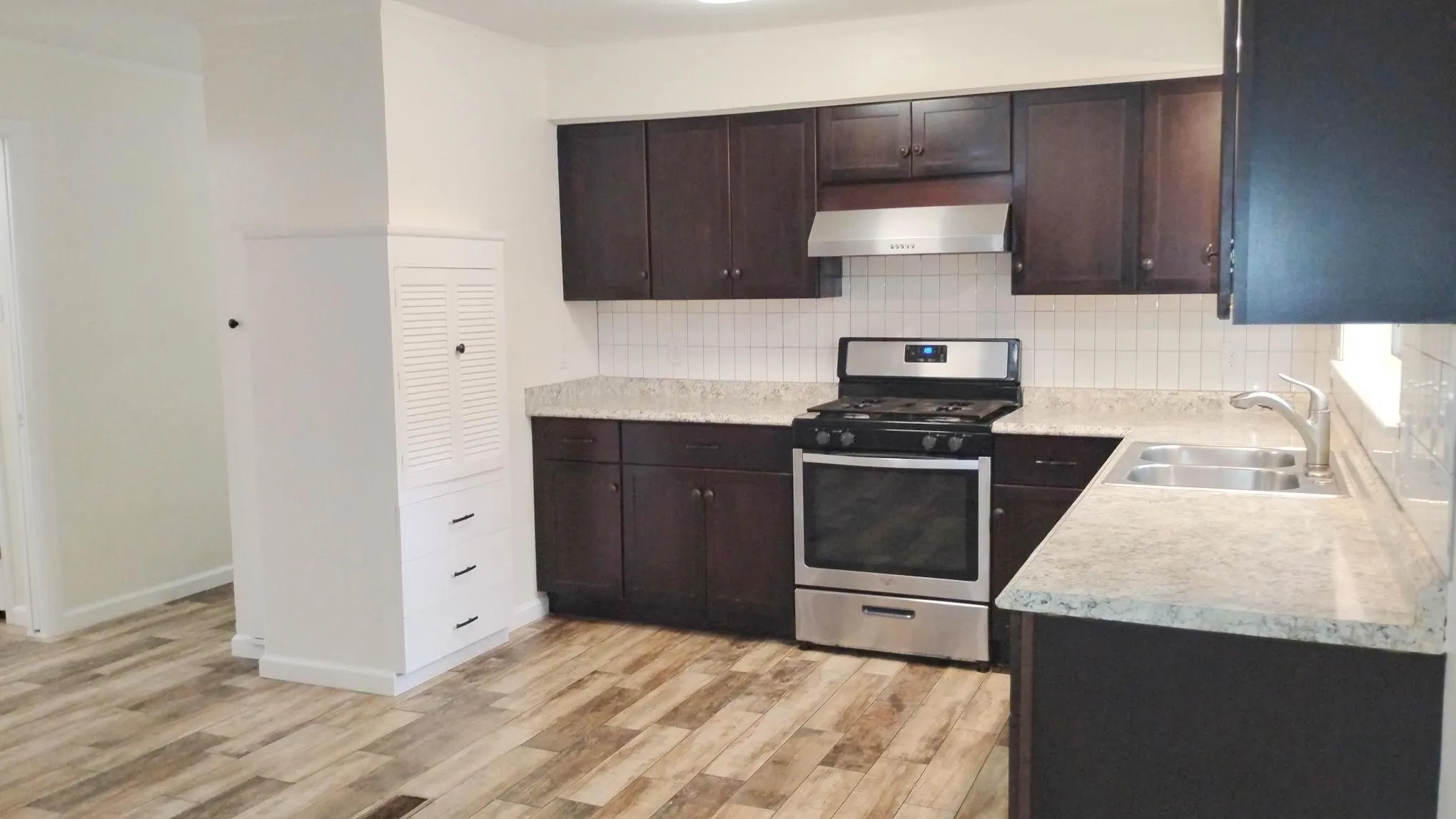 Single Family Residence For Sale in Dallas County , 423 Columbia Circle, Irving, Texas 75062, 4 Bedroom, 2 Bathroom, 2 Garage spaces, 1,675 Sqft, built in 1958, mls#21274512, Real Estate Agent in Irving, Homes For Sale in Dallas county, Homes For Sale in Irving, Realtor in Irving Texas, Real Estate Brokerage Independent Realty Texas, Luminita Cordes Realtor