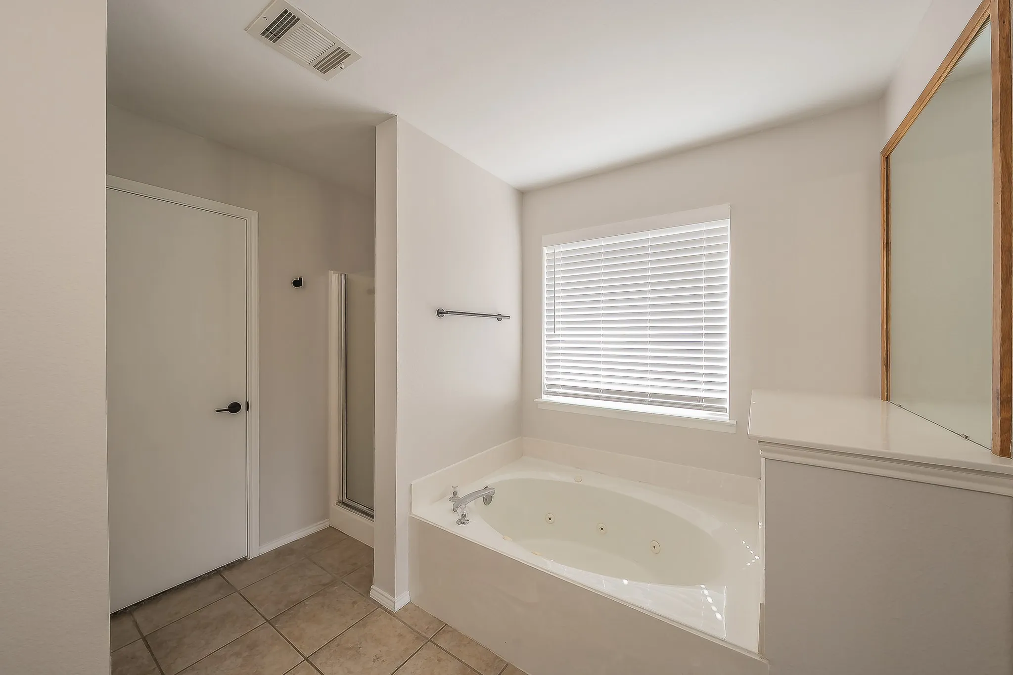 Single Family Residence For Sale in Denton County , 108 Tripp Trail, Denton, Texas 76207, 4 Bedroom, 3 Bathroom, 2 Garage spaces, 2,690 Sqft, built in 2004, mls#21276636, Real Estate Agent in Denton, Homes For Sale in Denton county, Homes For Sale in Denton, Realtor in Denton Texas, Real Estate Brokerage Independent Realty Texas, Luminita Cordes Realtor