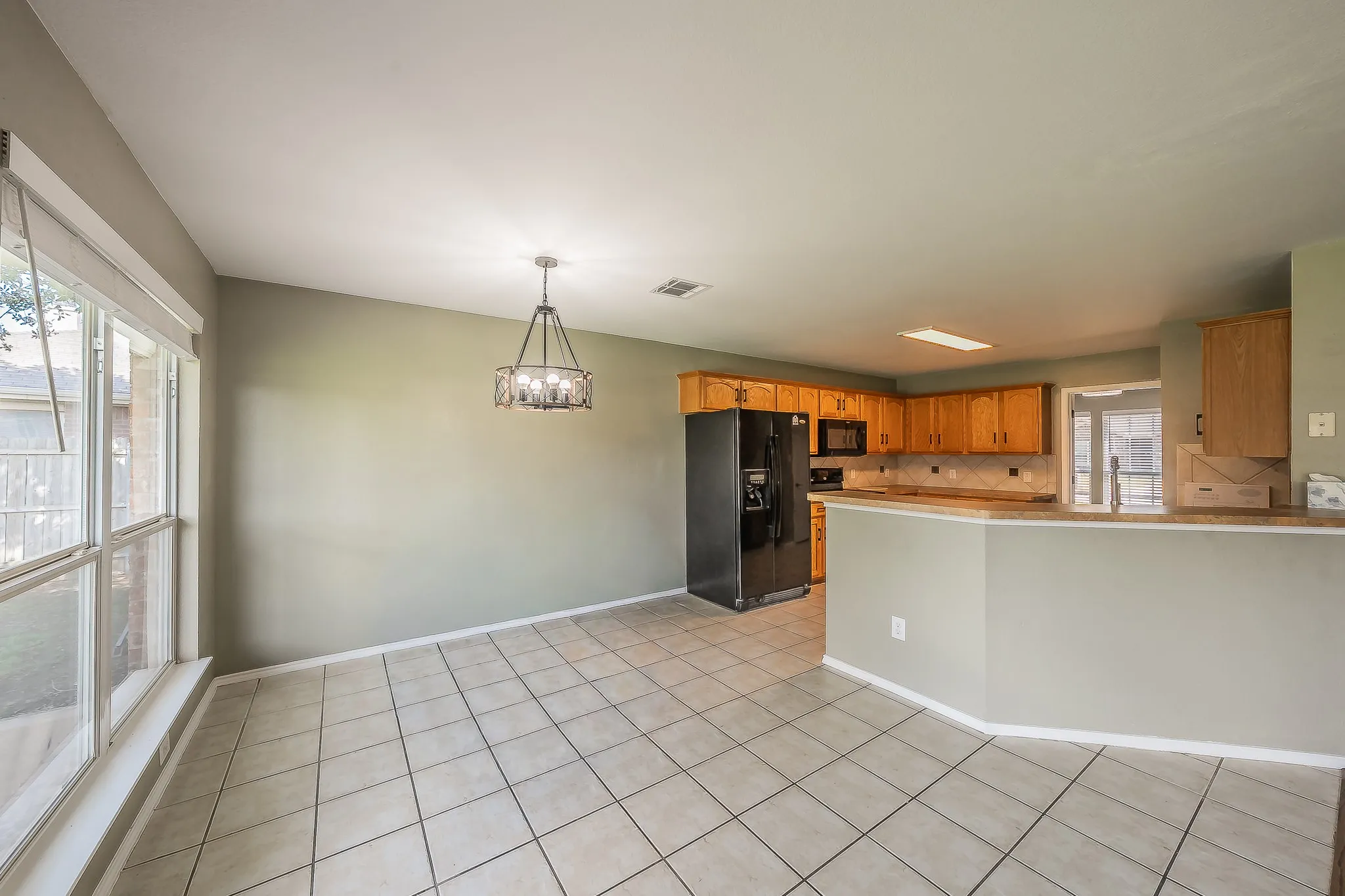Single Family Residence For Sale in Denton County , 108 Tripp Trail, Denton, Texas 76207, 4 Bedroom, 3 Bathroom, 2 Garage spaces, 2,690 Sqft, built in 2004, mls#21276636, Real Estate Agent in Denton, Homes For Sale in Denton county, Homes For Sale in Denton, Realtor in Denton Texas, Real Estate Brokerage Independent Realty Texas, Luminita Cordes Realtor