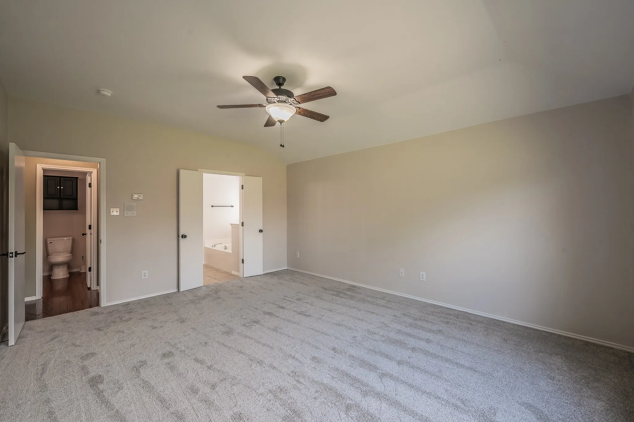 Single Family Residence For Sale in Denton County , 108 Tripp Trail, Denton, Texas 76207, 4 Bedroom, 3 Bathroom, 2 Garage spaces, 2,690 Sqft, built in 2004, mls#21276636, Real Estate Agent in Denton, Homes For Sale in Denton county, Homes For Sale in Denton, Realtor in Denton Texas, Real Estate Brokerage Independent Realty Texas, Luminita Cordes Realtor