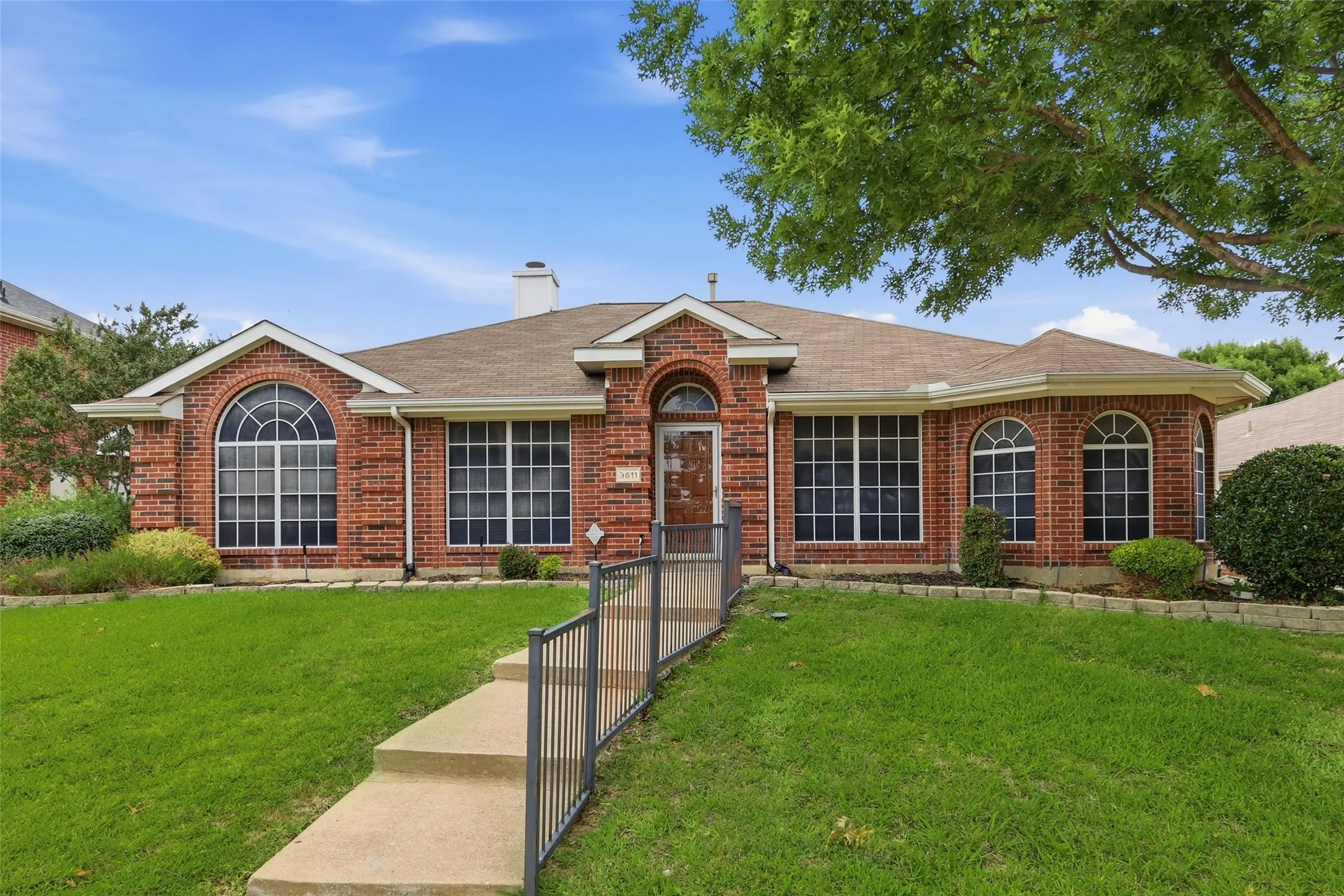 Single Family Residence For Sale in Dallas County , 3611 Cedar Creek Lane, Sachse, Texas 75048, 4 Bedroom, 2 Bathroom, 2 Garage spaces, 2,312 Sqft, built in 2002, mls#21279508, Real Estate Agent in Sachse, Homes For Sale in Dallas county, Homes For Sale in Sachse, Realtor in Sachse Texas, Real Estate Brokerage Independent Realty Texas, Luminita Cordes Realtor