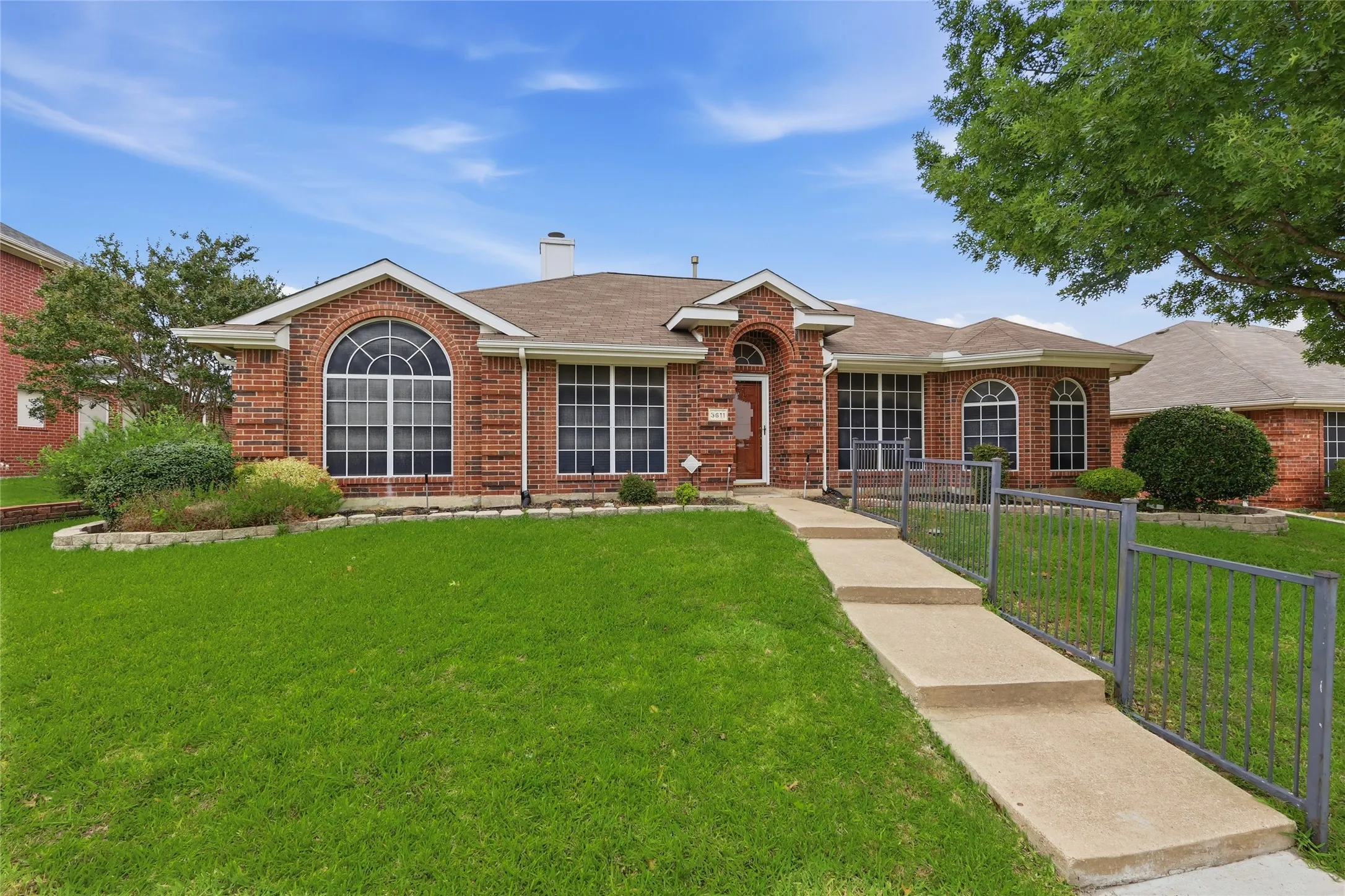 Single Family Residence For Sale in Dallas County , 3611 Cedar Creek Lane, Sachse, Texas 75048, 4 Bedroom, 2 Bathroom, 2 Garage spaces, 2,312 Sqft, built in 2002, mls#21279508, Real Estate Agent in Sachse, Homes For Sale in Dallas county, Homes For Sale in Sachse, Realtor in Sachse Texas, Real Estate Brokerage Independent Realty Texas, Luminita Cordes Realtor